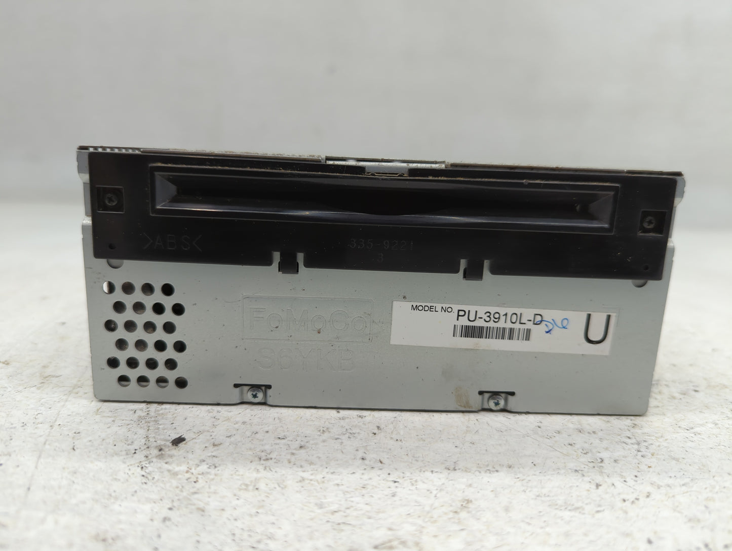 2014-2015 Ford Explorer Radio AM FM Cd Player Receiver Replacement P/N:EB5T-19C107-HA Fits Fits 2014 2015 OEM Used Auto Parts - Oemusedautoparts1.com