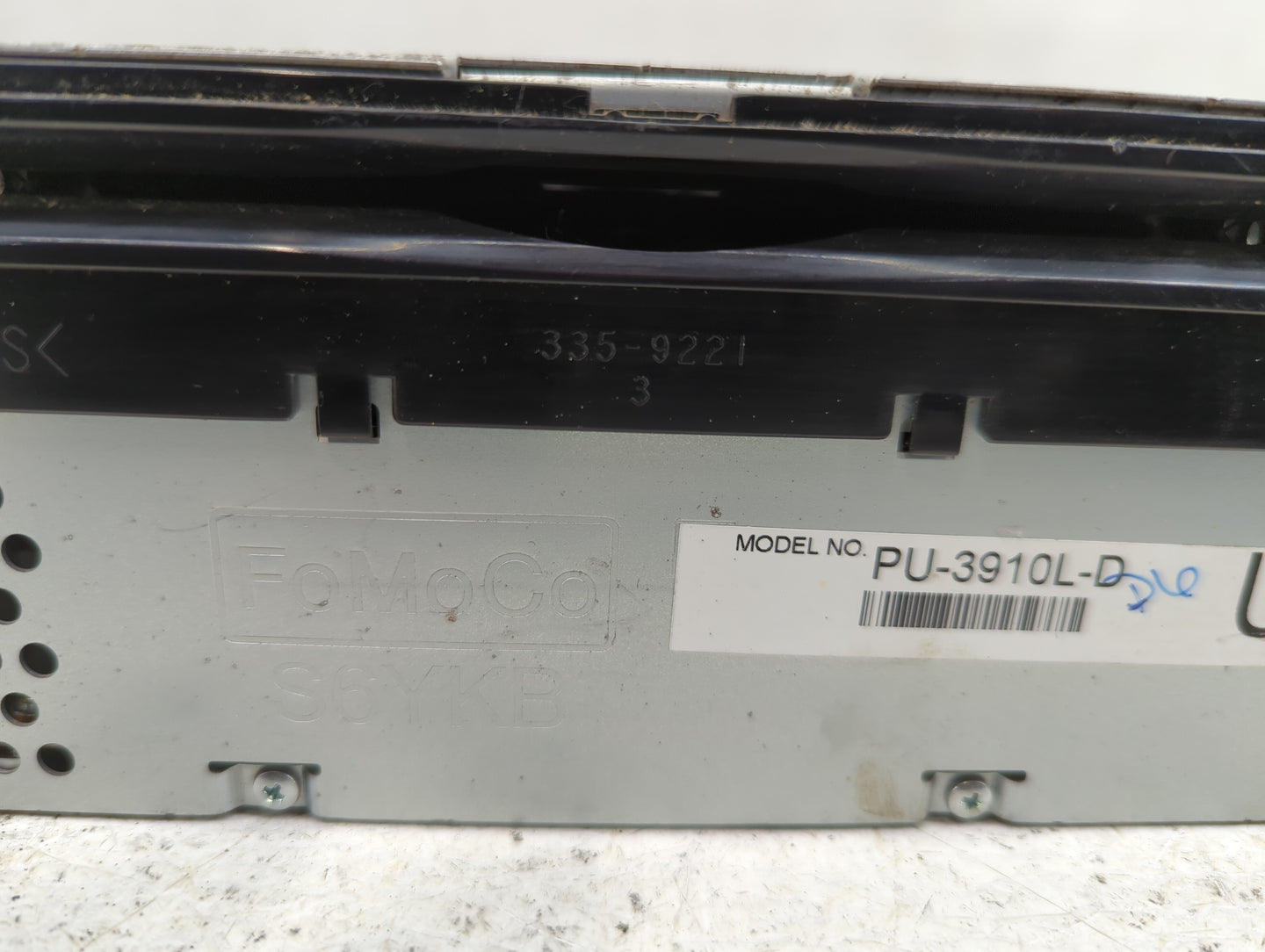 2014-2015 Ford Explorer Radio AM FM Cd Player Receiver Replacement P/N:EB5T-19C107-HA Fits Fits 2014 2015 OEM Used Auto Parts - Oemusedautoparts1.com