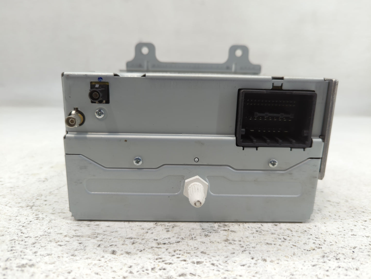 2013-2016 Chevrolet Cruze Radio AM FM Cd Player Receiver Replacement P/N:22976137 Fits Fits 2013 2014 2015 2016 OEM Used Auto Parts - Oemusedautoparts1.com