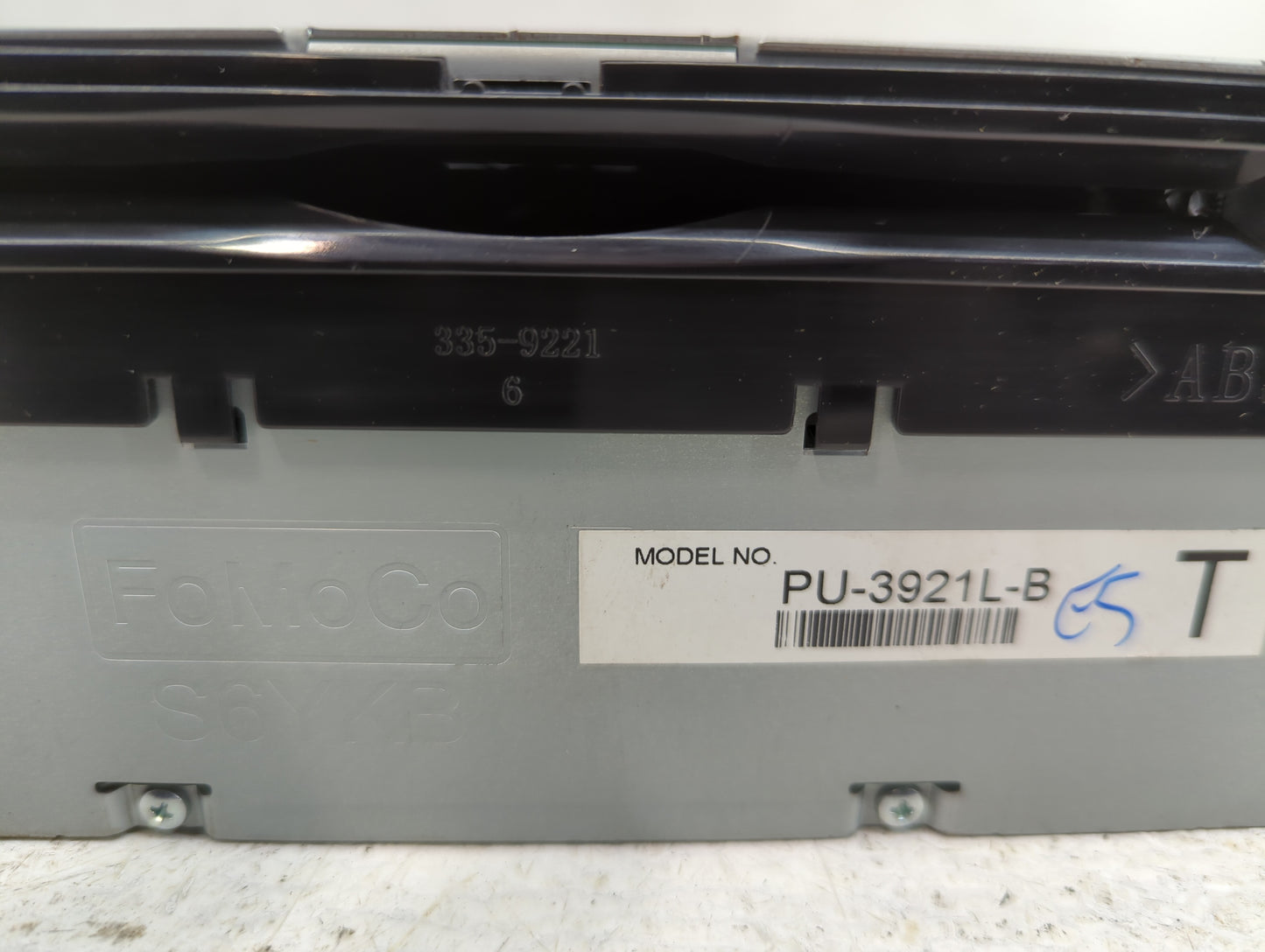 2016-2017 Ford Explorer Radio AM FM Cd Player Receiver Replacement P/N:GB5T-19C107-AG Fits Fits 2016 2017 OEM Used Auto Parts - Oemusedautoparts1.com