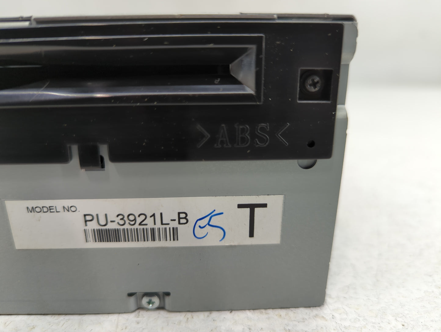 2016-2017 Ford Explorer Radio AM FM Cd Player Receiver Replacement P/N:GB5T-19C107-AG Fits Fits 2016 2017 OEM Used Auto Parts - Oemusedautoparts1.com