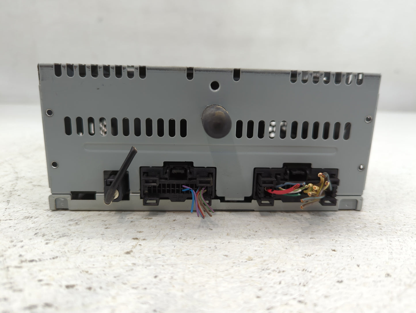 2016-2017 Ford Explorer Radio AM FM Cd Player Receiver Replacement P/N:GB5T-19C107-AG Fits Fits 2016 2017 OEM Used Auto Parts - Oemusedautoparts1.com