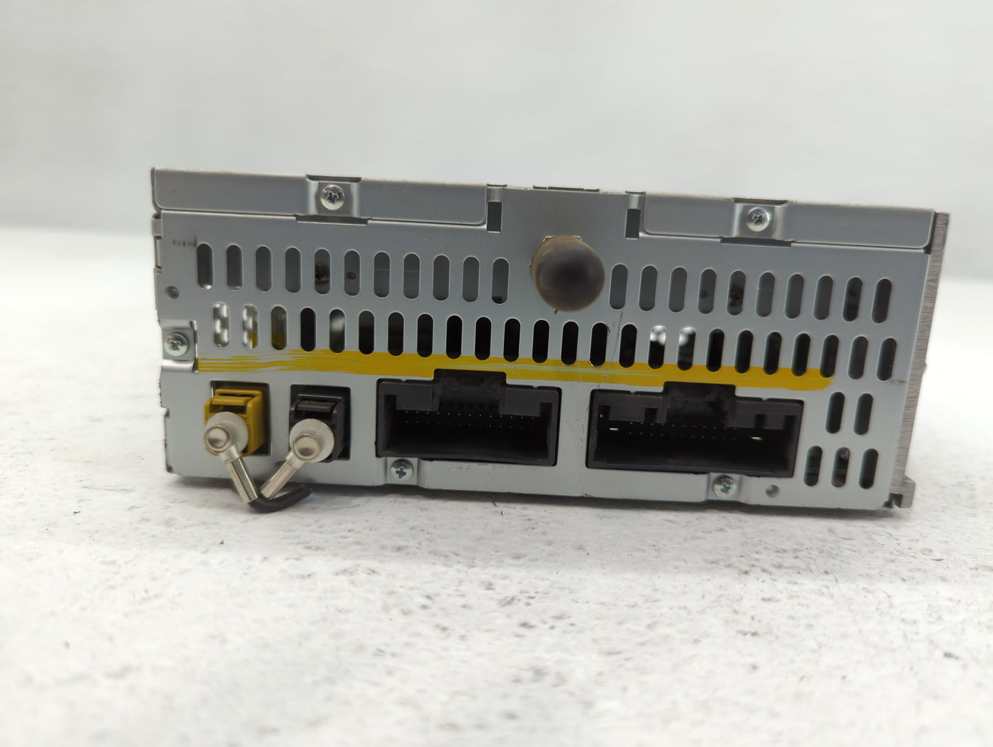 2013 Ford Edge Radio AM FM Cd Player Receiver Replacement P/N:DT4T-19C107-CB Fits OEM Used Auto Parts - Oemusedautoparts1.com