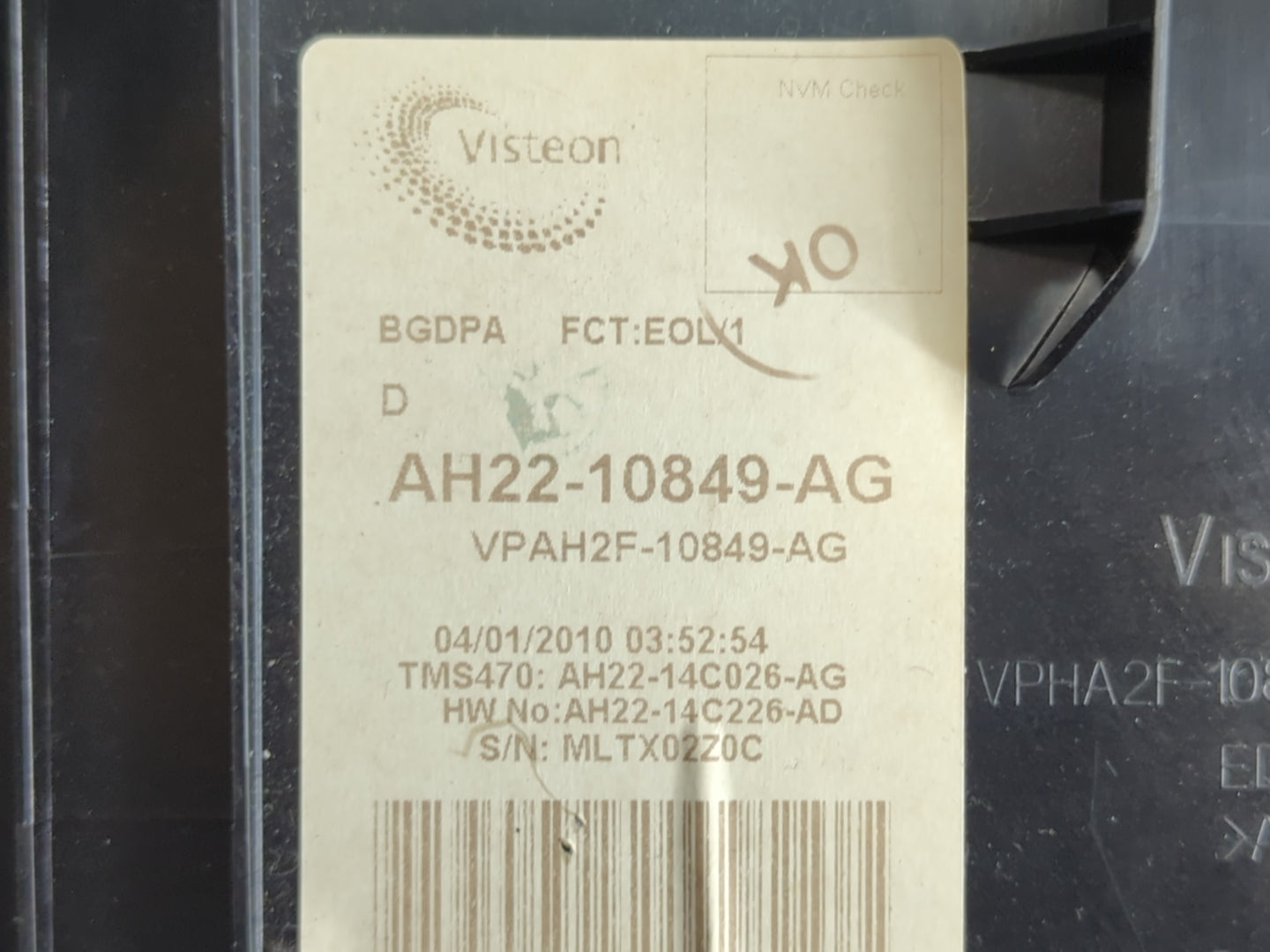 2010-2013 Land Rover Lr4 Instrument Cluster Speedometer Gauges P/N:AH22-10849-AG Fits Fits 2010 2011 2012 2013 OEM Used Auto Parts - Oemusedautoparts1.com