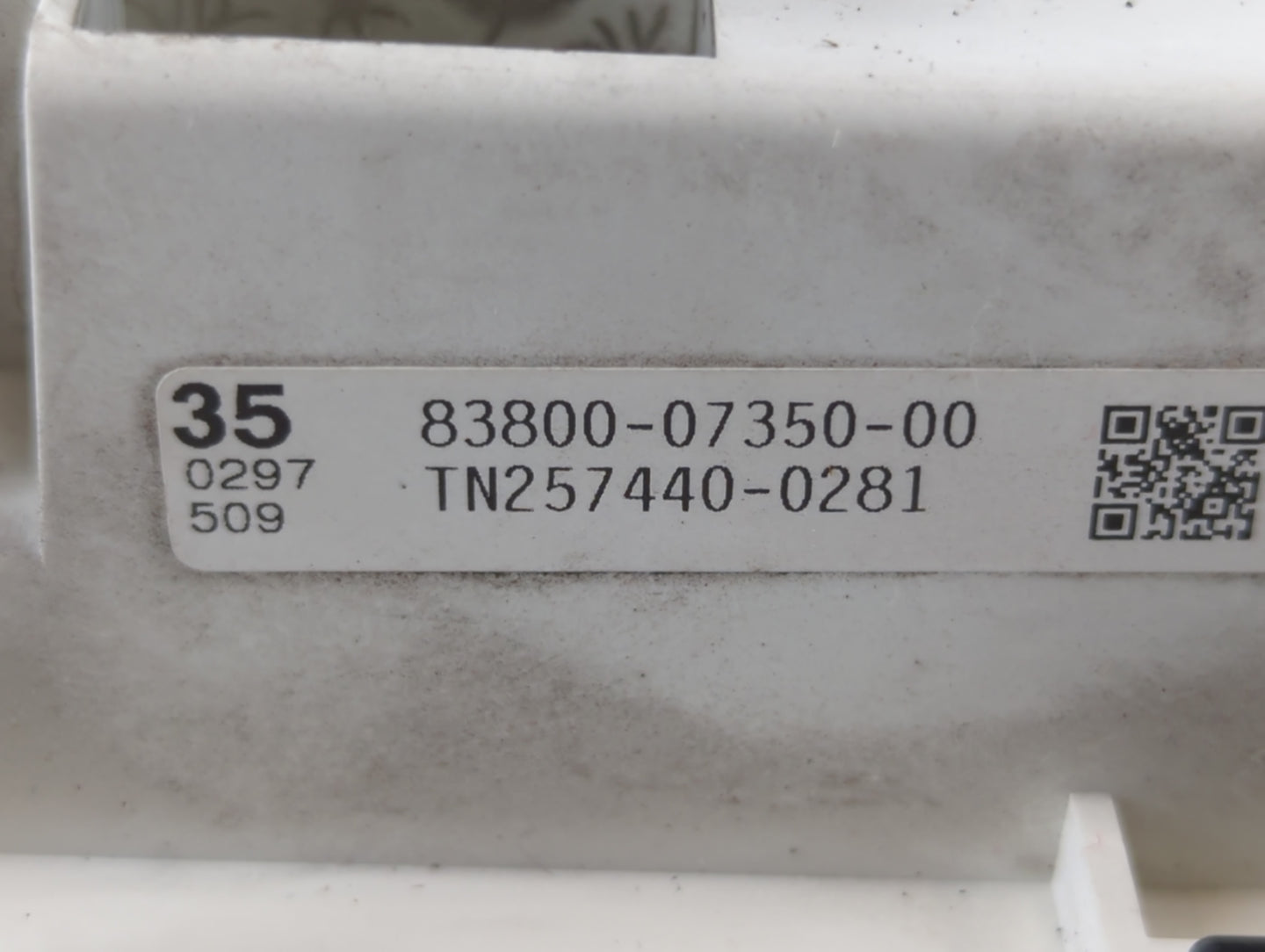 2007 Toyota Avalon Instrument Cluster Speedometer Gauges P/N:83800-07350-00 83800-07310-00, 83800-07340-00 Fits OEM Used Auto Parts - Oemusedautoparts1.com