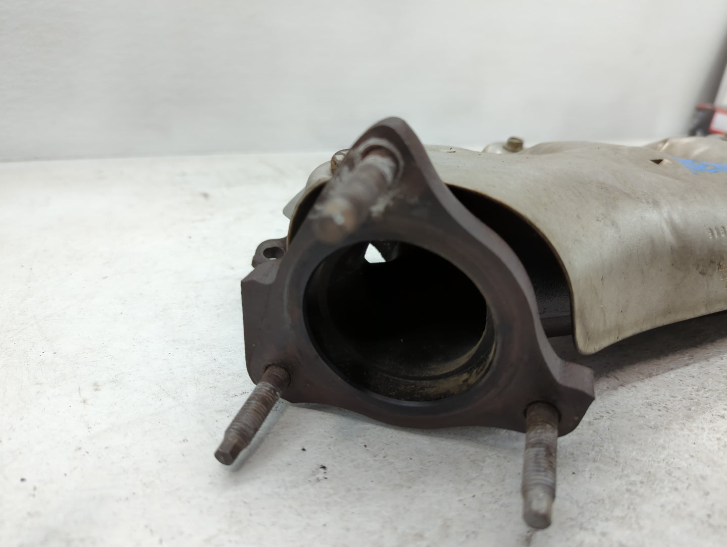 2015 Cadillac Escalade Turbocharger Exhaust Manifold With Turbo Charger - Oemusedautoparts1.com