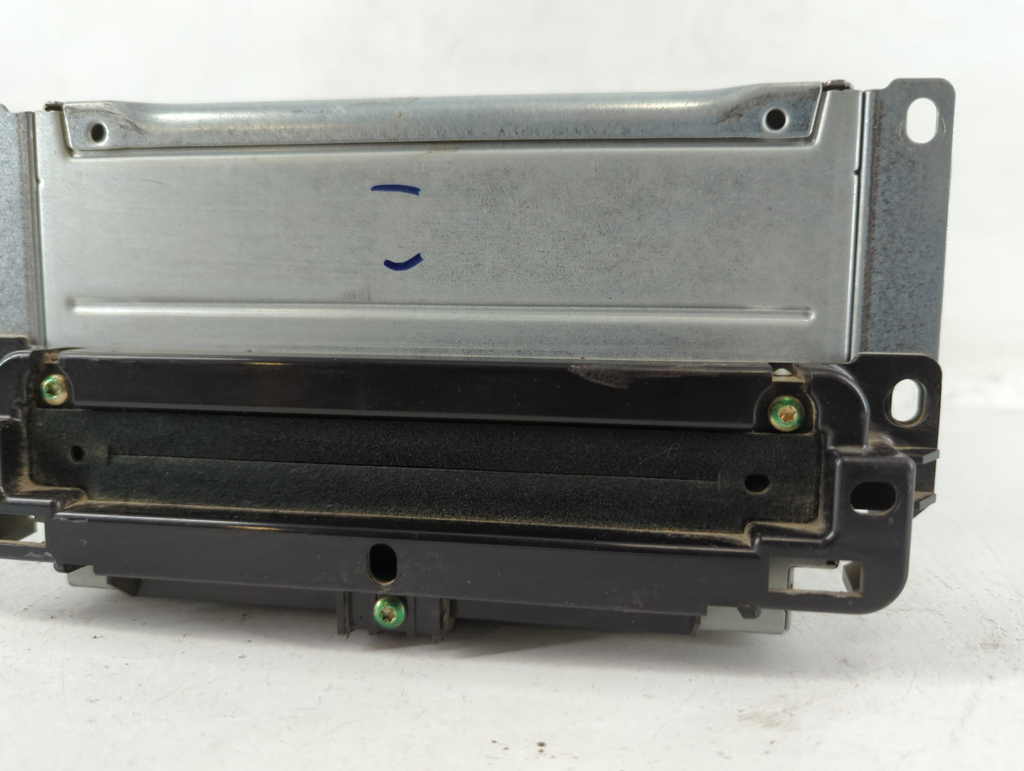 2012-2013 Chrysler 300 Radio AM FM Cd Player Receiver Replacement P/N:P05091103AB Fits Fits 2012 2013 OEM Used Auto Parts - Oemusedautoparts1.com