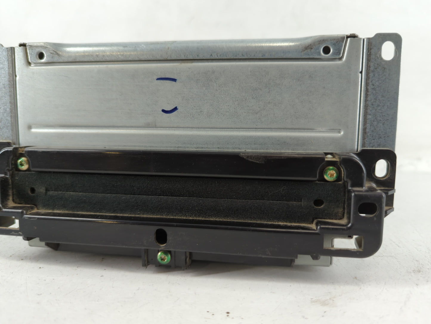 2012-2013 Chrysler 300 Radio AM FM Cd Player Receiver Replacement P/N:P05091103AB Fits Fits 2012 2013 OEM Used Auto Parts - Oemusedautoparts1.com