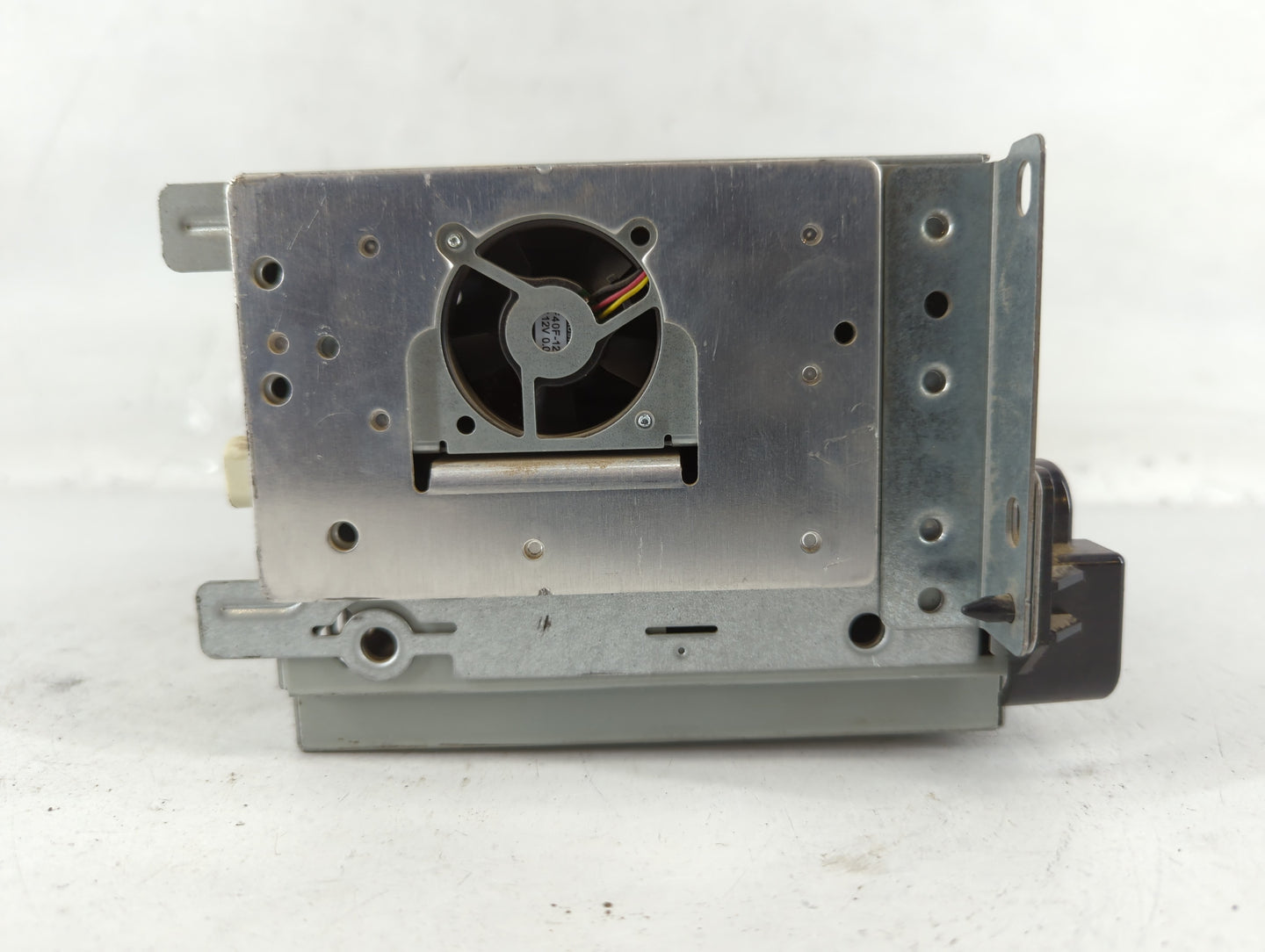 2012-2013 Chrysler 300 Radio AM FM Cd Player Receiver Replacement P/N:P05091103AB Fits Fits 2012 2013 OEM Used Auto Parts - Oemusedautoparts1.com