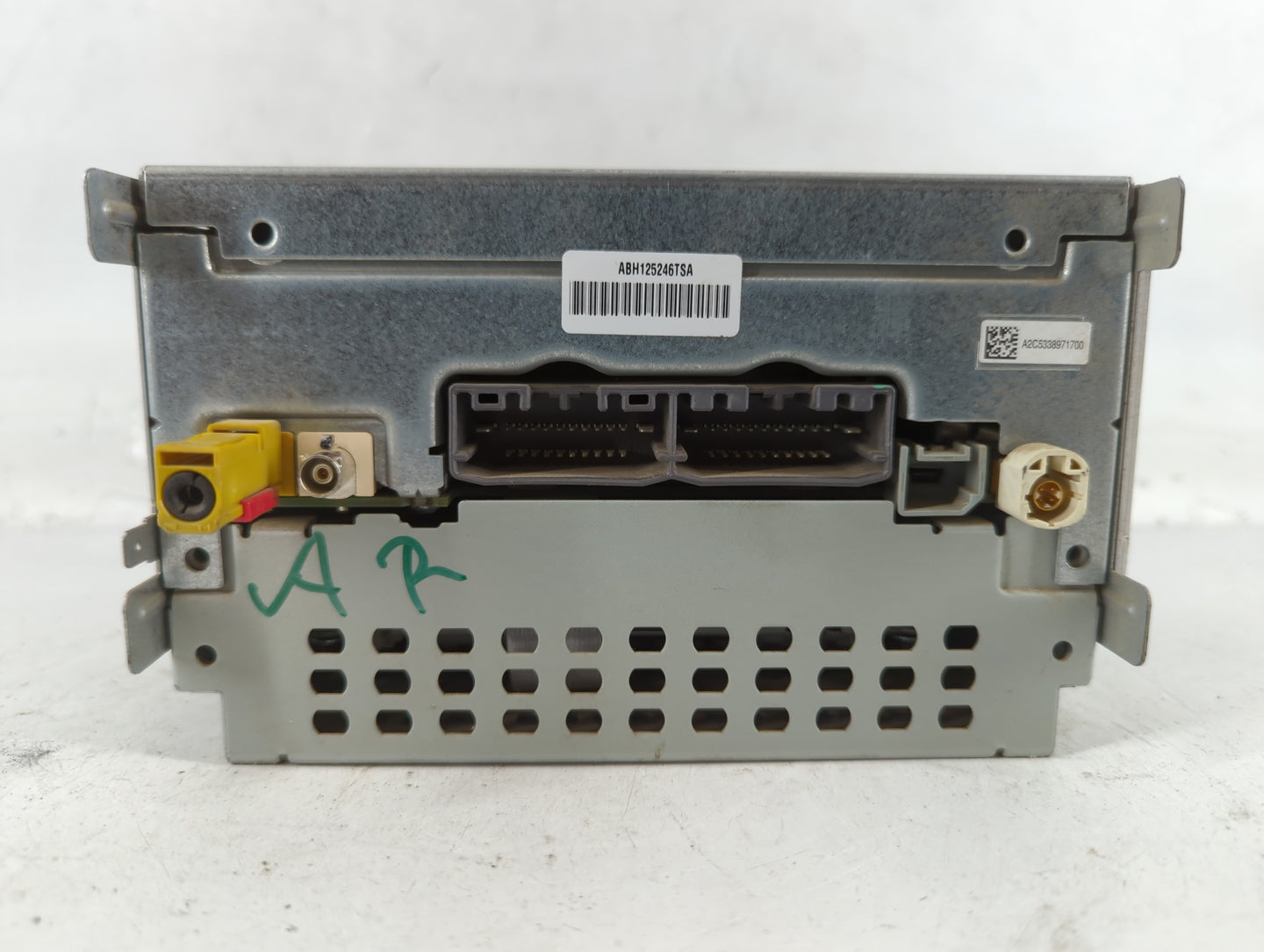 2012-2013 Chrysler 300 Radio AM FM Cd Player Receiver Replacement P/N:P05091103AB Fits Fits 2012 2013 OEM Used Auto Parts - Oemusedautoparts1.com