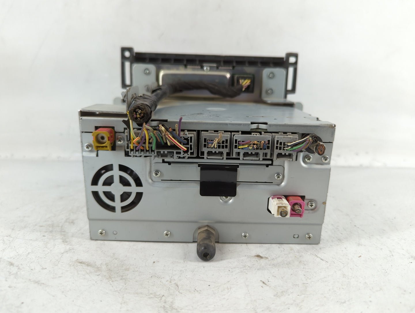 2009 Lincoln Mks Radio AM FM Cd Player Receiver Replacement P/N:8A5T 19C156BC NAU-4203 Fits OEM Used Auto Parts - Oemusedautoparts1.com