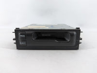 2000-2002 Gmc Yukon Xl Radio AM FM Cd Player Receiver Replacement P/N:16252315 Fits Fits 1995 1996 1998 1999 2000 2001 2002 OEM Used Auto Parts - Oemusedautoparts1.com