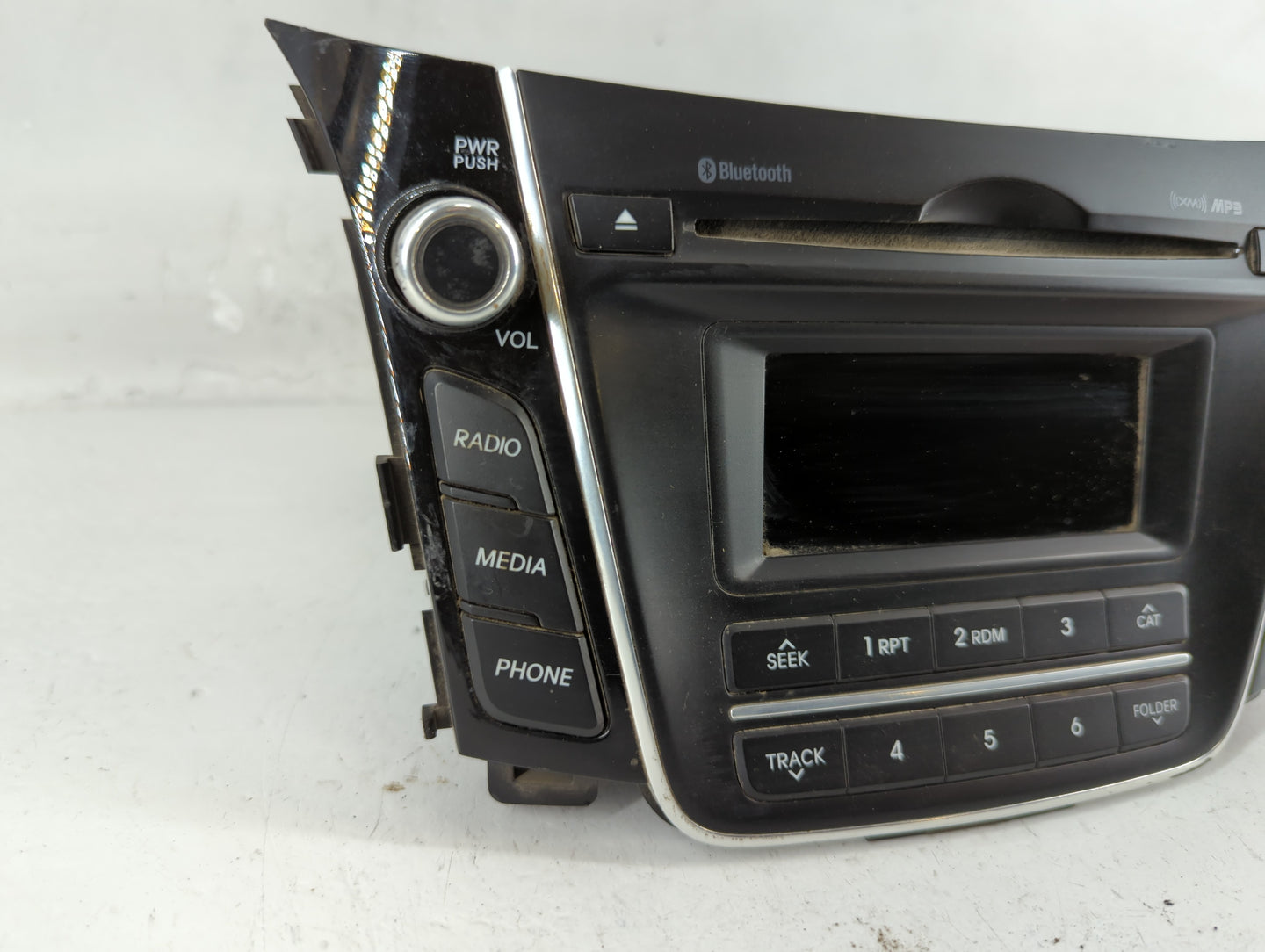 2016-2017 Hyundai Elantra Gt Radio AM FM Cd Player Receiver Replacement P/N:96170-A5260GU Fits Fits 2016 2017 OEM Used Auto Parts - Oemusedautoparts1.com