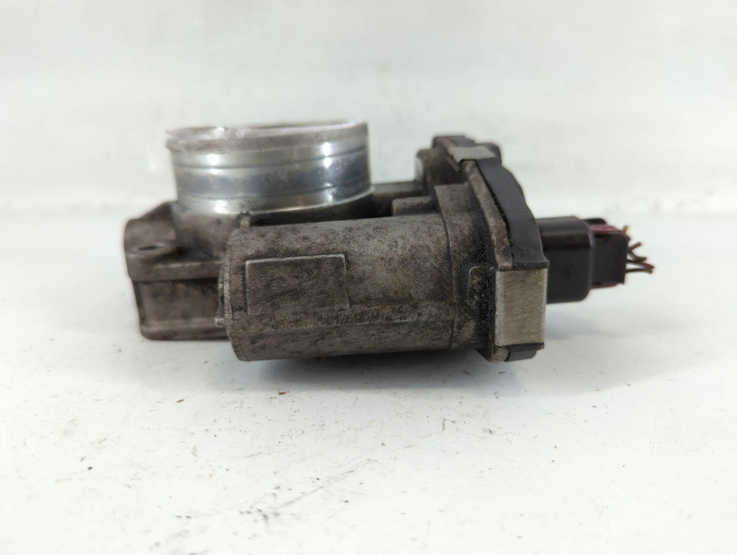 2008-2012 Chevrolet Malibu Throttle Body P/N:8298C 186AA Fits Fits 2007 2008 2009 2010 2011 2012 OEM Used Auto Parts - Oemusedautoparts1.com