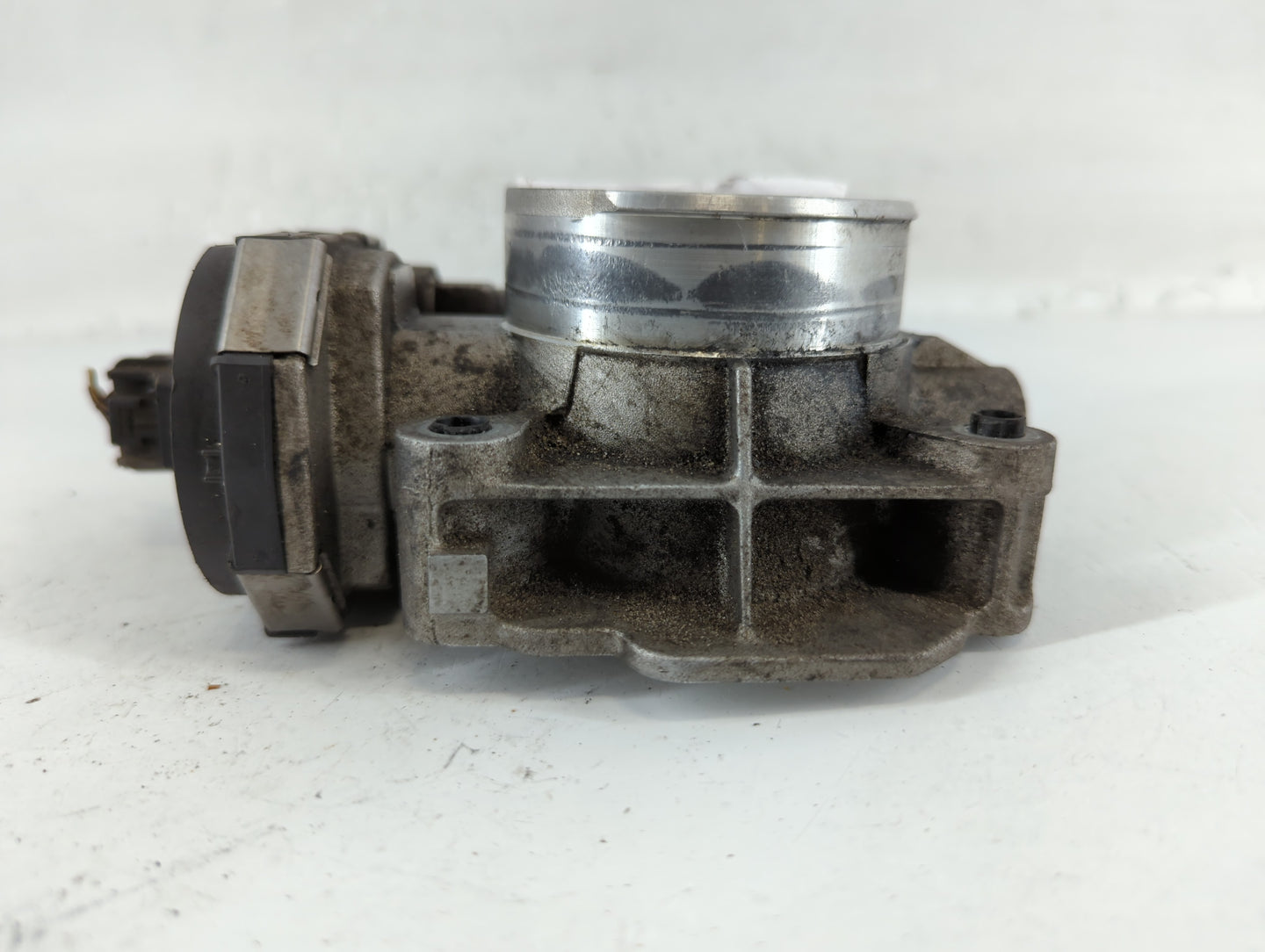 2008-2012 Chevrolet Malibu Throttle Body P/N:8298C 186AA Fits Fits 2007 2008 2009 2010 2011 2012 OEM Used Auto Parts - Oemusedautoparts1.com