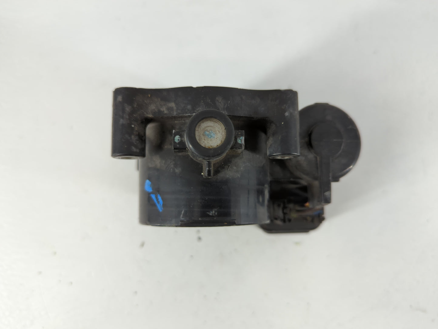 2008-2010 Chrysler Town & Country Throttle Body P/N:0 280 750 460 04593858AA Fits Fits 2008 2009 2010 2011 OEM Used Auto Parts - Oemusedautoparts1.com