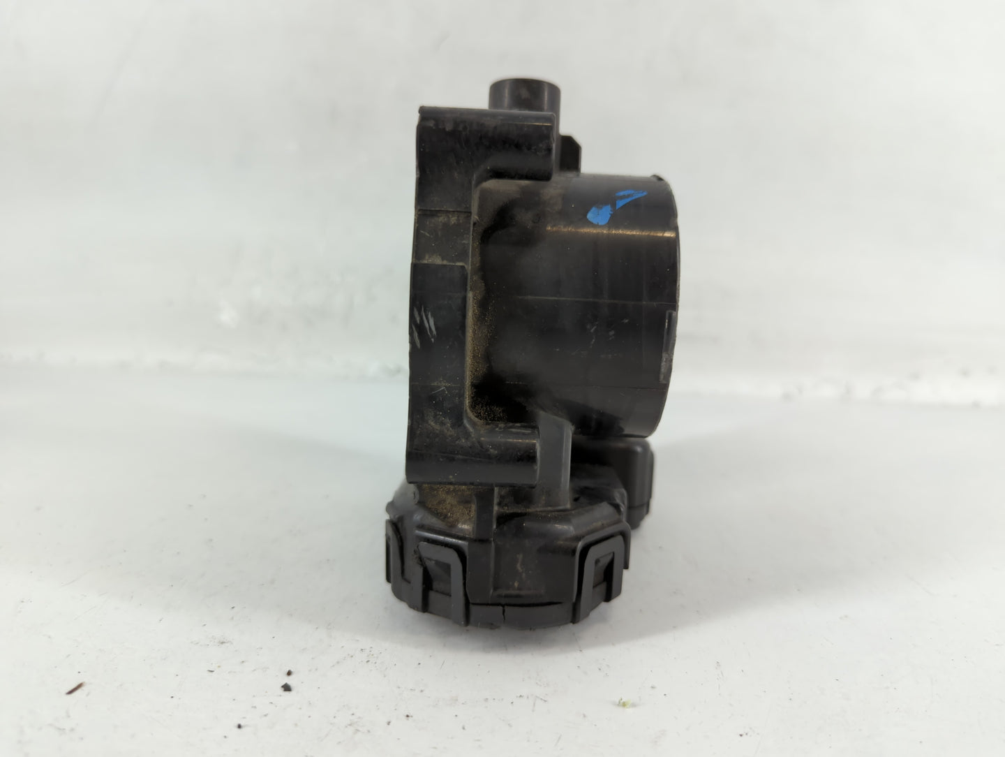 2008-2010 Chrysler Town & Country Throttle Body P/N:0 280 750 460 04593858AA Fits Fits 2008 2009 2010 2011 OEM Used Auto Parts - Oemusedautoparts1.com
