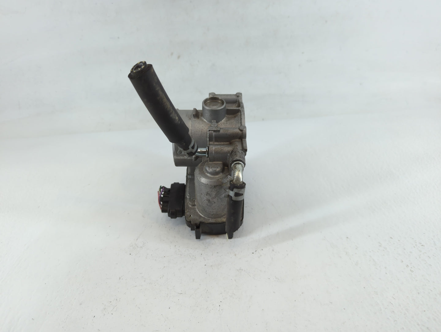 2013-2017 Mitsubishi Outlander Throttle Body Fits Fits 2013 2014 2015 2016 2017 OEM Used Auto Parts - Oemusedautoparts1.com