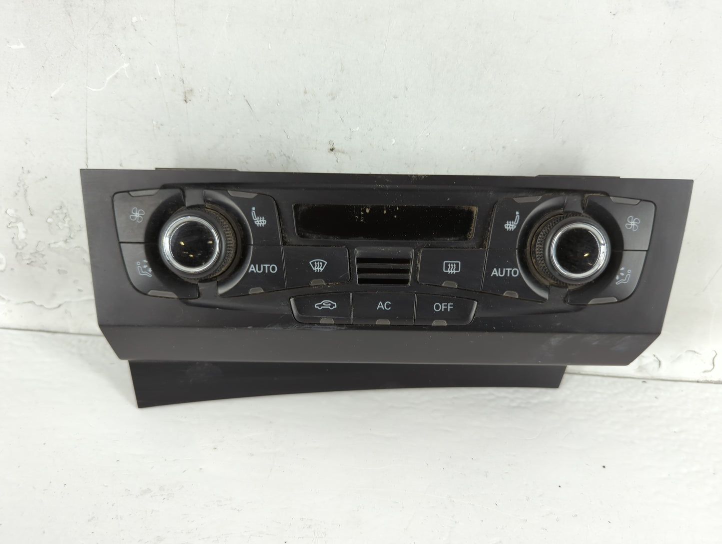 2008-2013 Audi A5 Climate Control Module Temperature AC/Heater Replacement P/N:8T1 820 043 AQ Fits OEM Used Auto Parts - Oemusedautoparts1.com