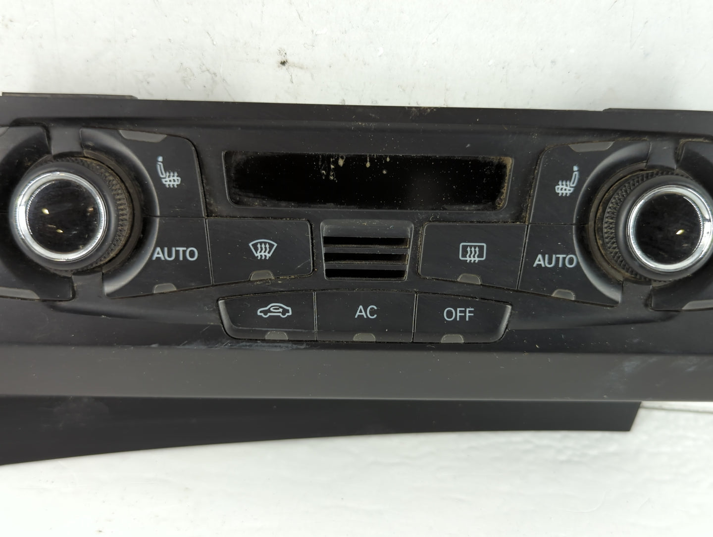 2008-2013 Audi A5 Climate Control Module Temperature AC/Heater Replacement P/N:8T1 820 043 AQ Fits OEM Used Auto Parts - Oemusedautoparts1.com