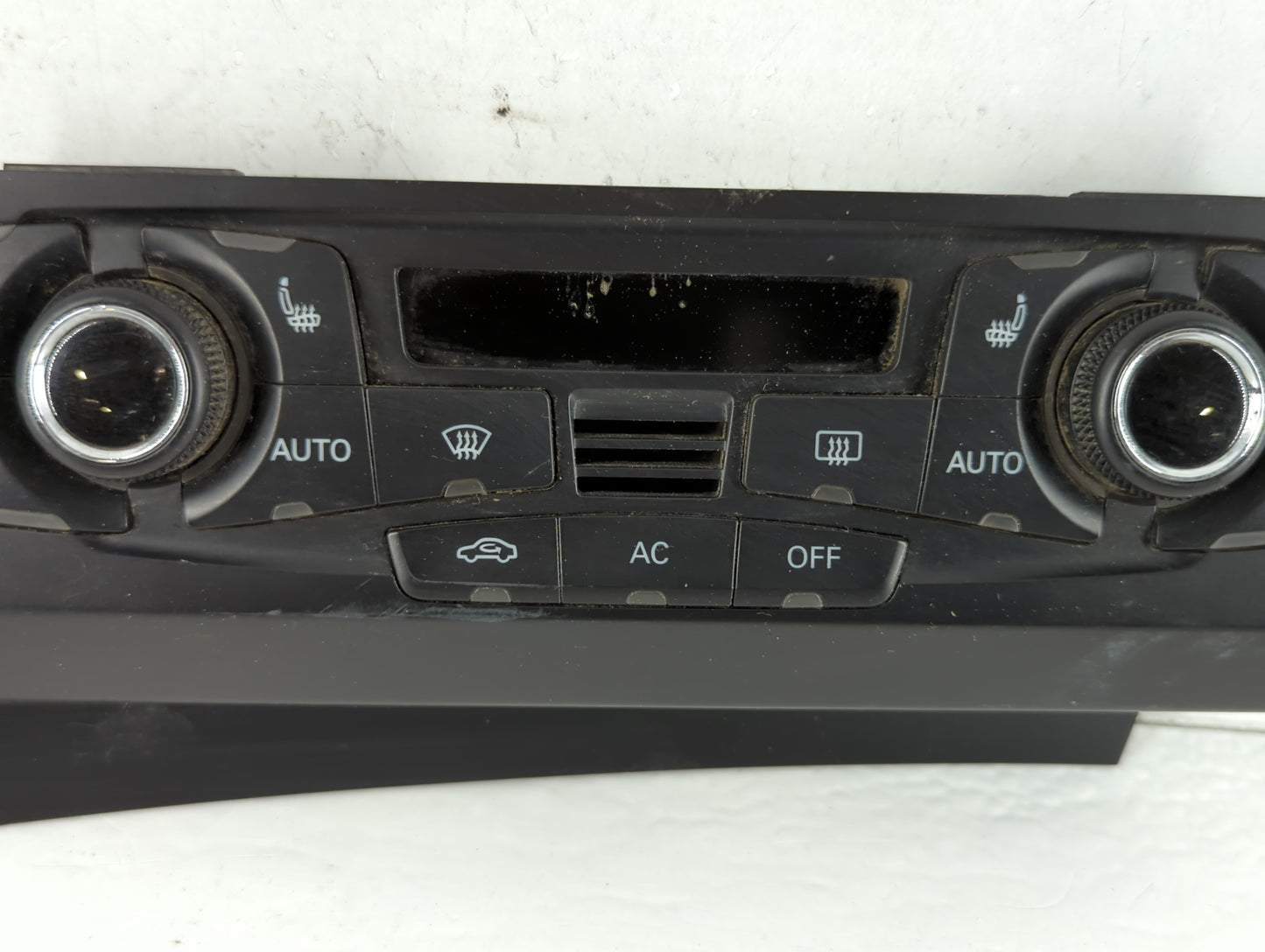 2008-2013 Audi A5 Climate Control Module Temperature AC/Heater Replacement P/N:8T1 820 043 AQ Fits OEM Used Auto Parts - Oemusedautoparts1.com