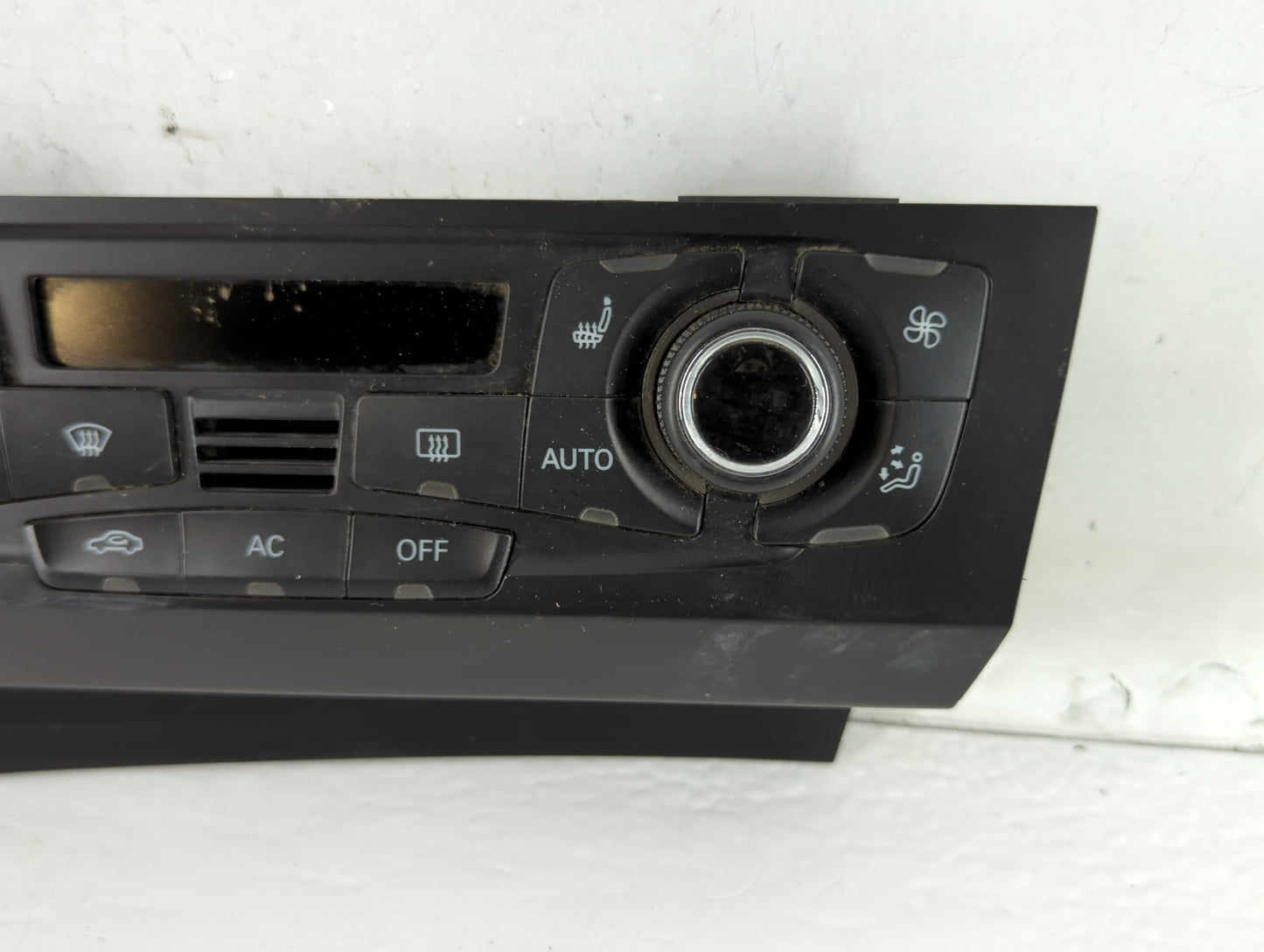 2008-2013 Audi A5 Climate Control Module Temperature AC/Heater Replacement P/N:8T1 820 043 AQ Fits OEM Used Auto Parts - Oemusedautoparts1.com