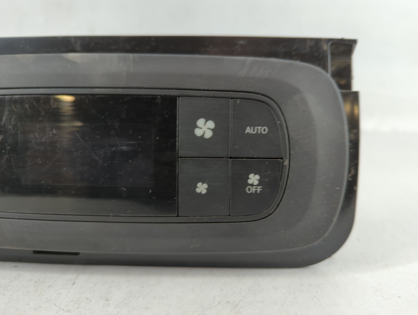 2018-2020 Chrysler Pacifica Climate Control Module Temperature AC/Heater Replacement P/N:T251010352 P6WL30DX9AA Fits OEM Used Auto Parts - Oemusedautoparts1.com