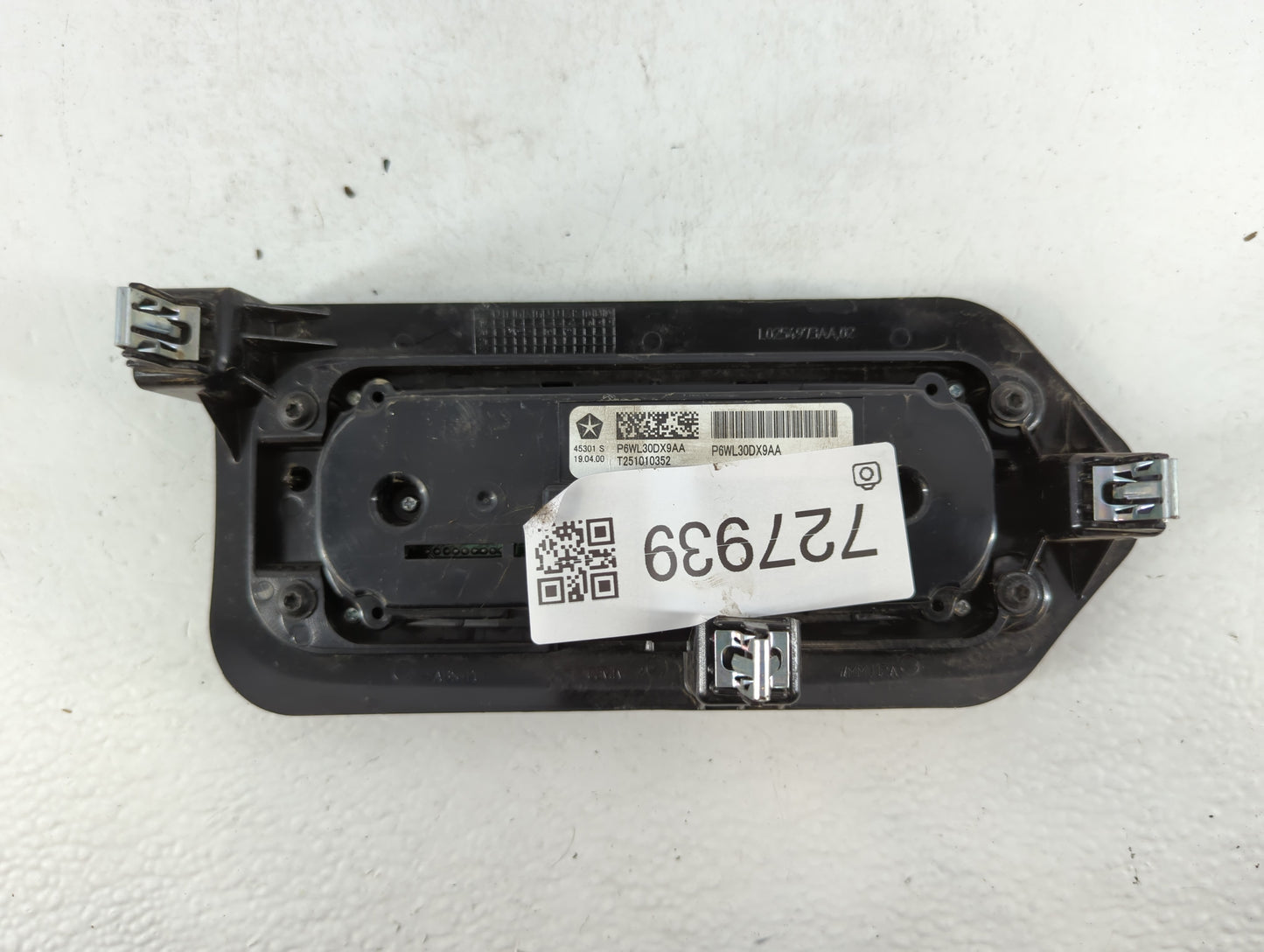 2018-2020 Chrysler Pacifica Climate Control Module Temperature AC/Heater Replacement P/N:T251010352 P6WL30DX9AA Fits OEM Used Auto Parts - Oemusedautoparts1.com