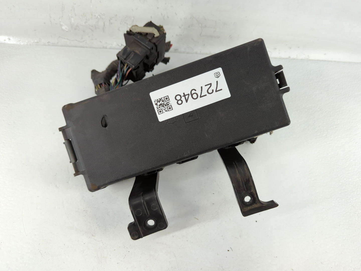 2010-2012 Ford Fusion Fusebox Fuse Box Panel Relay Module P/N:AE5T-14290-E Fits Fits 2010 2011 2012 OEM Used Auto Parts - Oemusedautoparts1.com