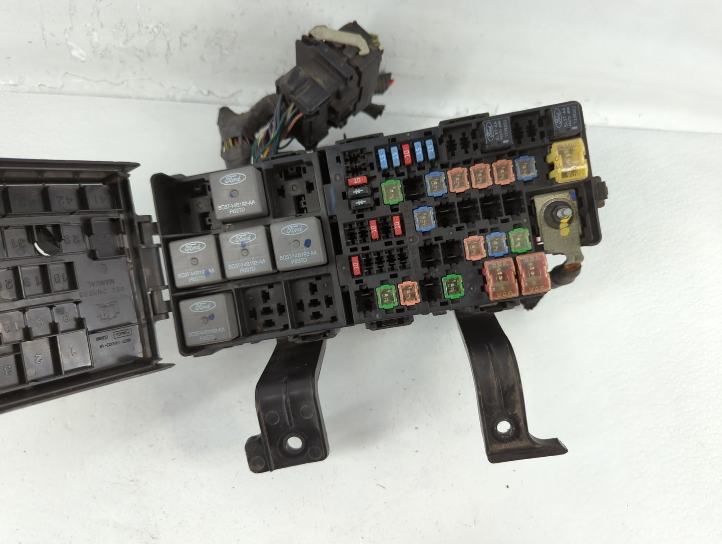 2010-2012 Ford Fusion Fusebox Fuse Box Panel Relay Module P/N:AE5T-14290-E Fits Fits 2010 2011 2012 OEM Used Auto Parts - Oemusedautoparts1.com