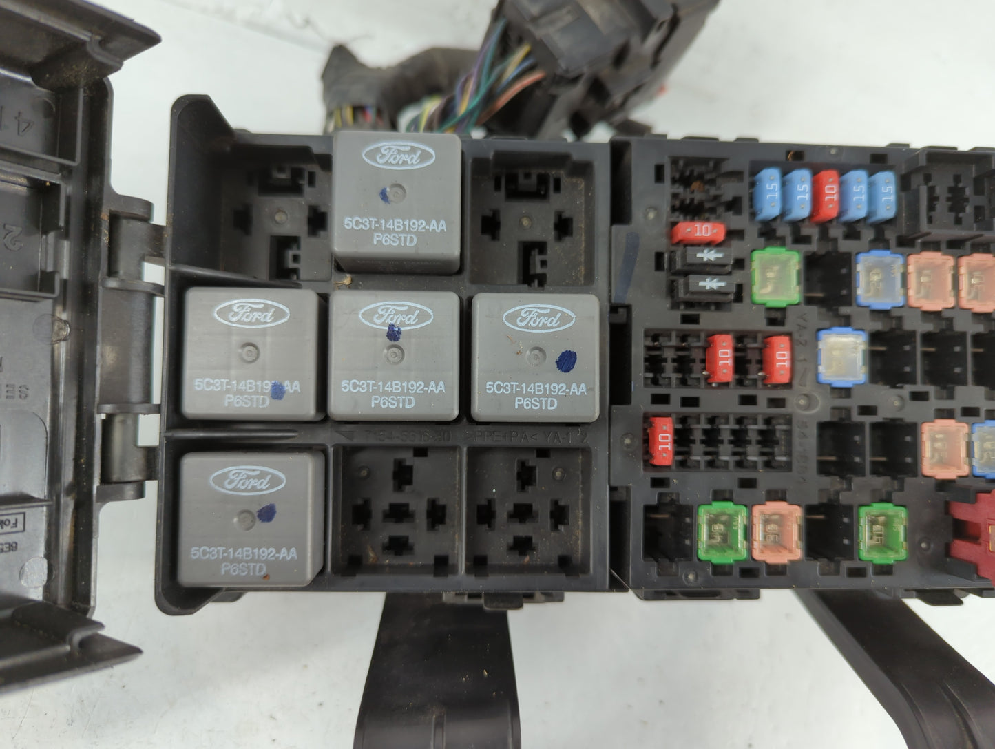 2010-2012 Ford Fusion Fusebox Fuse Box Panel Relay Module P/N:AE5T-14290-E Fits Fits 2010 2011 2012 OEM Used Auto Parts - Oemusedautoparts1.com