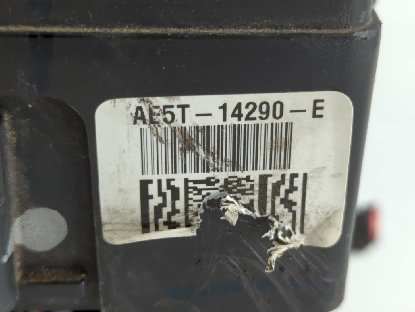 2010-2012 Ford Fusion Fusebox Fuse Box Panel Relay Module P/N:AE5T-14290-E Fits Fits 2010 2011 2012 OEM Used Auto Parts - Oemusedautoparts1.com