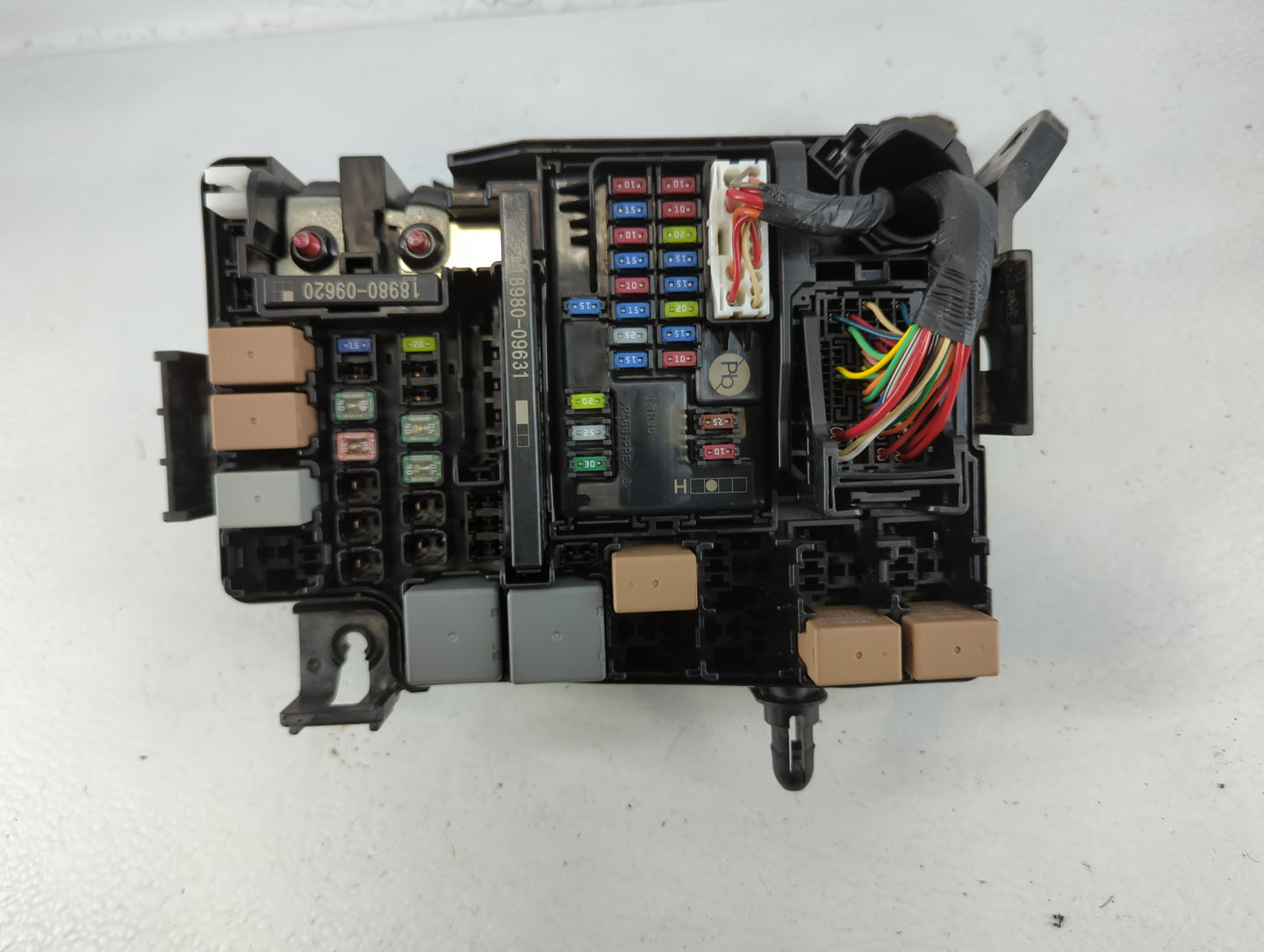 2020 Hyundai Veloster Fusebox Fuse Box Panel Relay Module P/N:91225 J3030 N91225-J3030-06 Fits OEM Used Auto Parts - Oemusedautoparts1.com