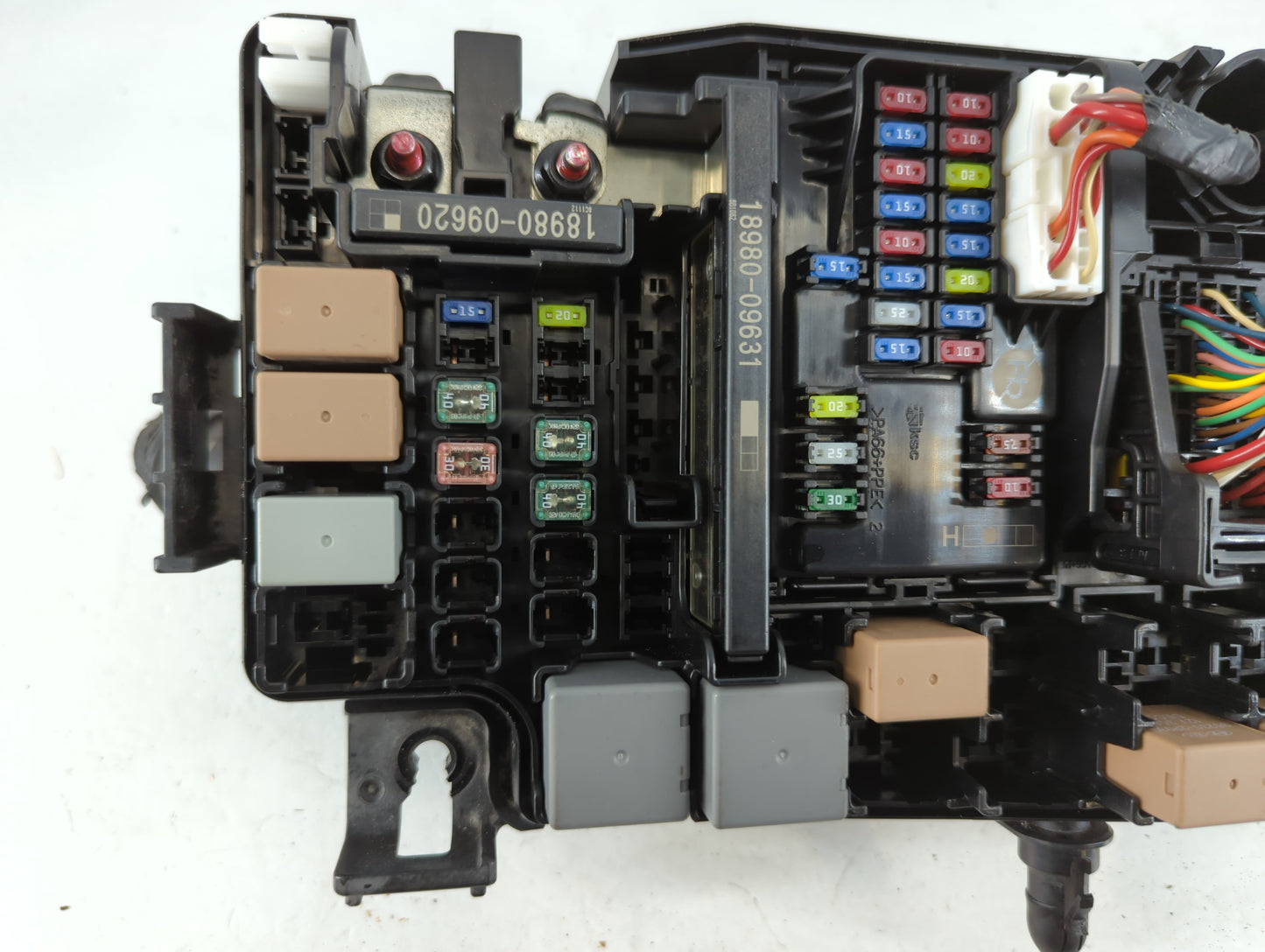 2020 Hyundai Veloster Fusebox Fuse Box Panel Relay Module P/N:91225 J3030 N91225-J3030-06 Fits OEM Used Auto Parts - Oemusedautoparts1.com