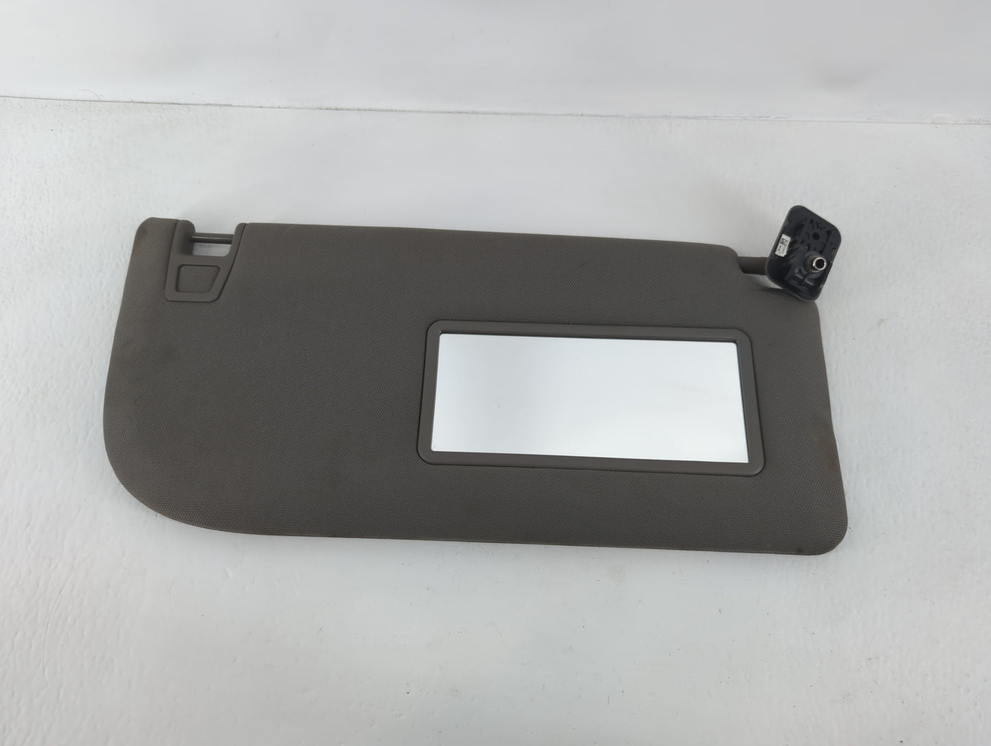 2018-2020 Ford F-150 Sun Visor Shade Replacement Passenger Right Mirror Fits Fits 2018 2019 2020 OEM Used Auto Parts - Oemusedautoparts1.com