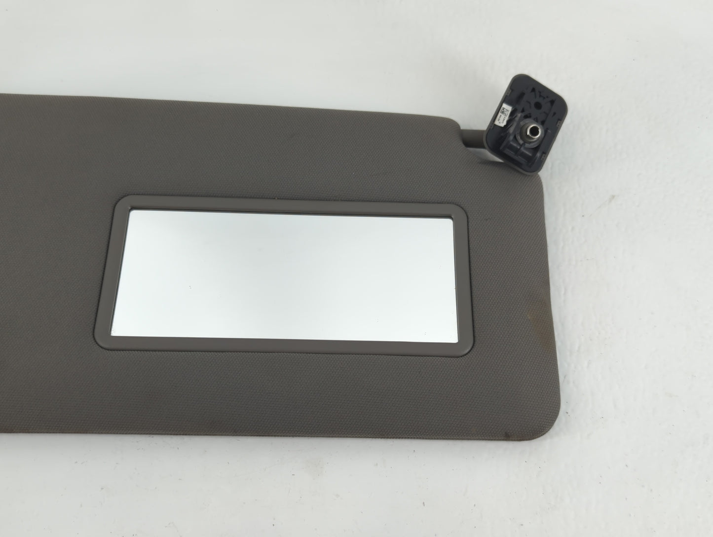 2018-2020 Ford F-150 Sun Visor Shade Replacement Passenger Right Mirror Fits Fits 2018 2019 2020 OEM Used Auto Parts - Oemusedautoparts1.com