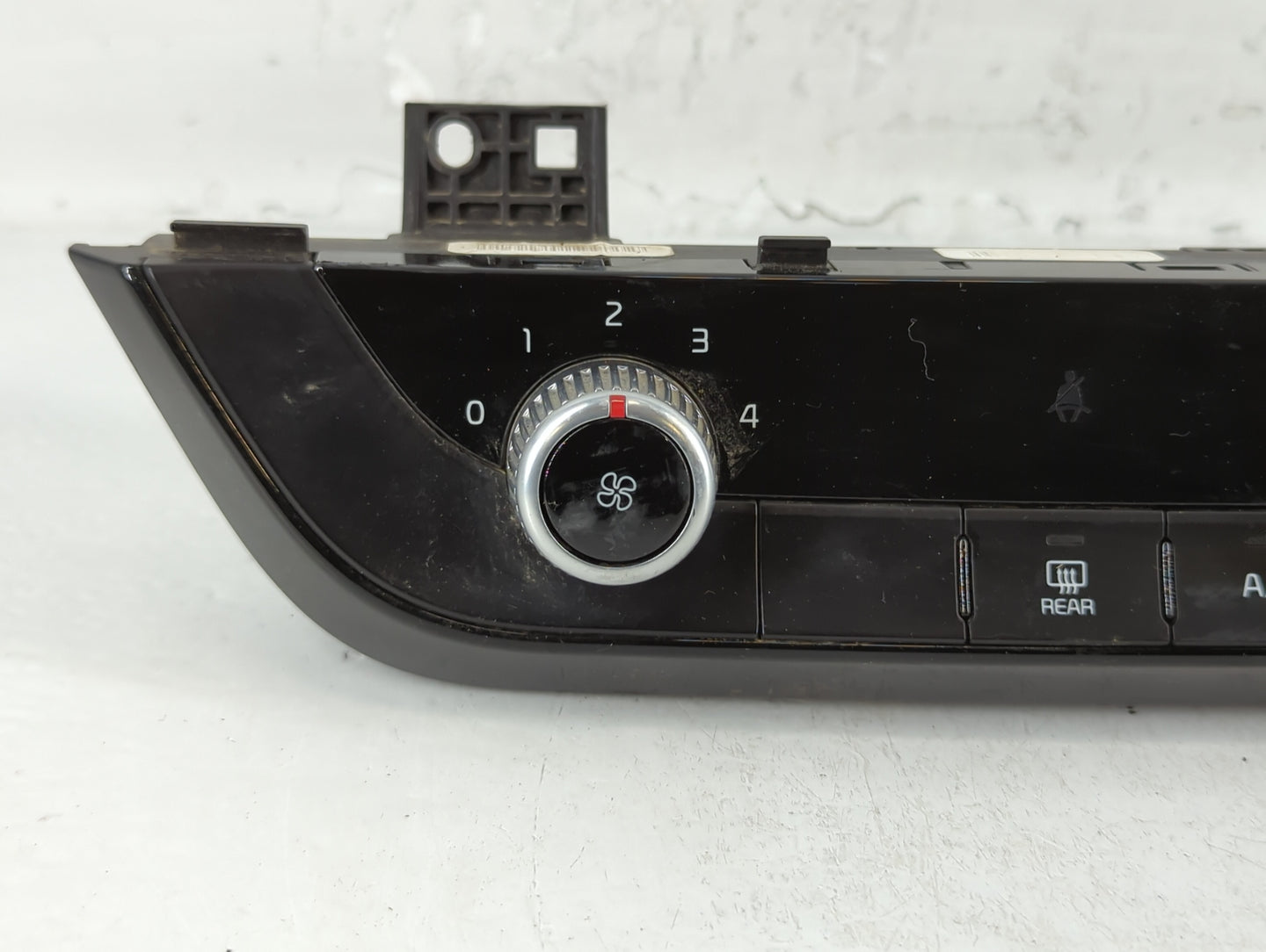 2020-2022 Kia Telluride Climate Control Module Temperature AC/Heater Replacement P/N:Q138900L 97250-S9000 Fits Fits 2020 2021 2022 OEM Used Auto Parts - Oemusedautoparts1.com