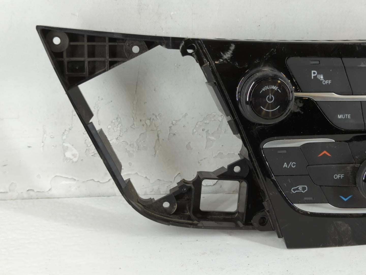 2018-2020 Chrysler Pacifica Climate Control Module Temperature AC/Heater Replacement P/N:T248710012 P6EV301X8AB Fits OEM Used Auto Parts - Oemusedautoparts1.com