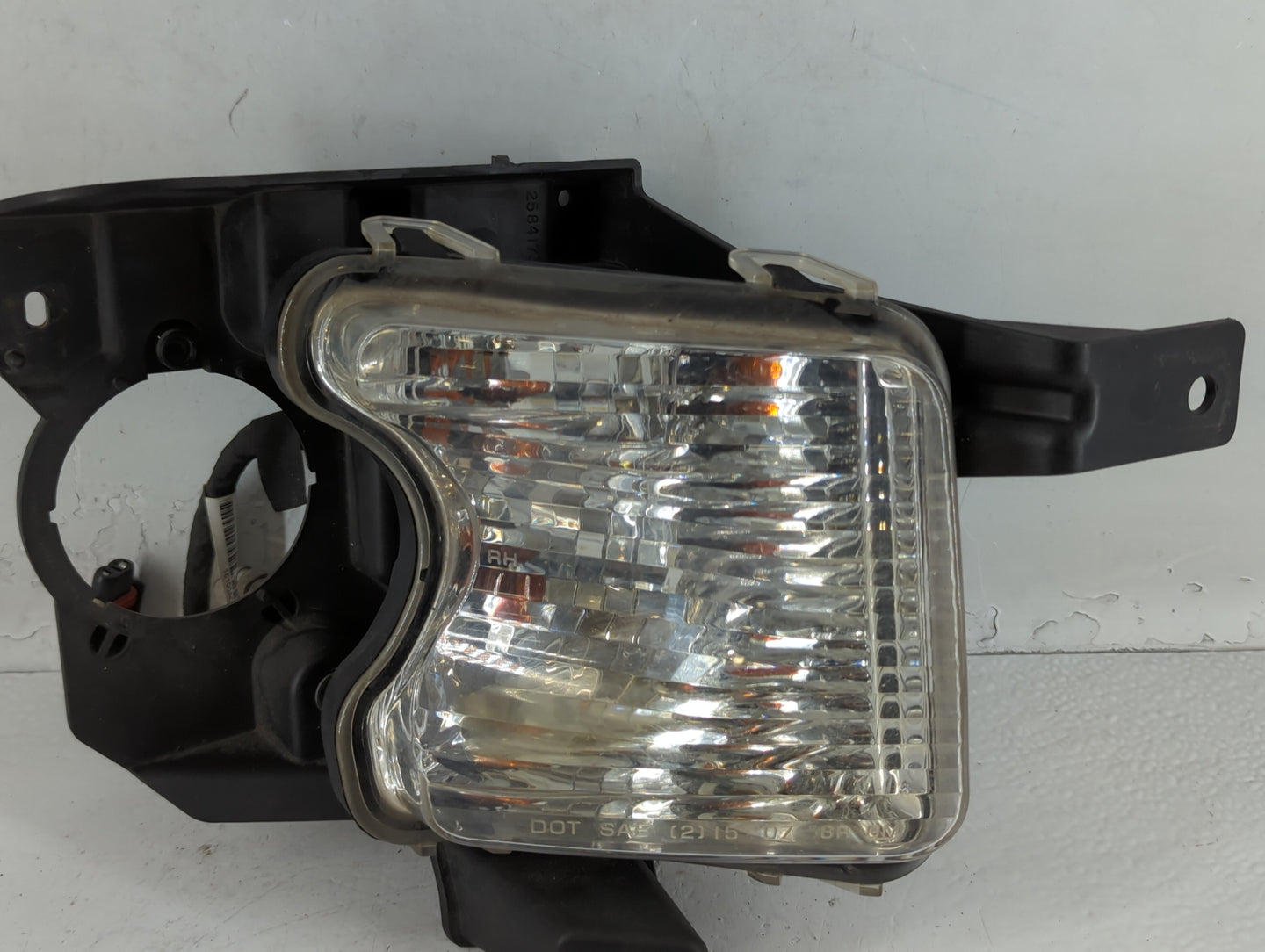 2009 Saturn Outlook Passenger Right Oem Fog Light Lamp - Oemusedautoparts1.com