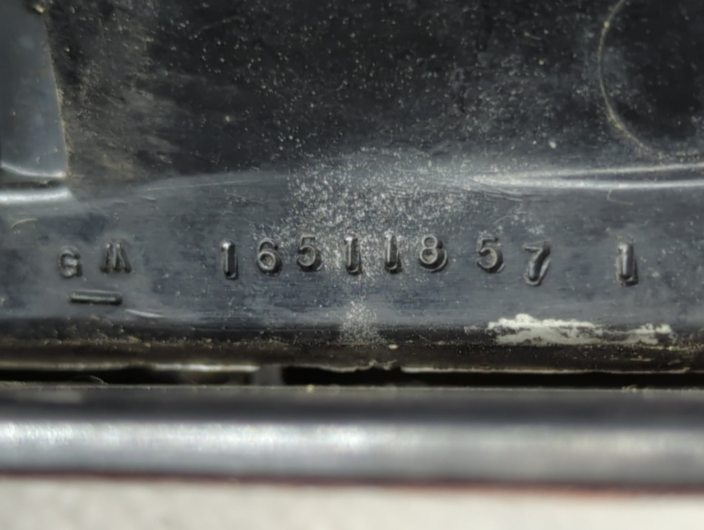 1991 Chevrolet Cavalier Rear Center Lid Brake Light Tail Light P/N:165118571 Fits OEM Used Auto Parts - Oemusedautoparts1.com