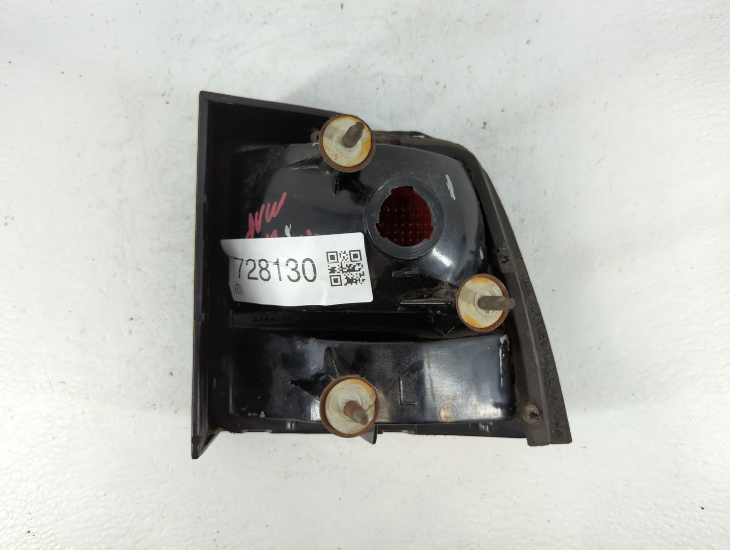 1991 Chevrolet Cavalier Rear Center Lid Brake Light Tail Light P/N:165118571 Fits OEM Used Auto Parts - Oemusedautoparts1.com
