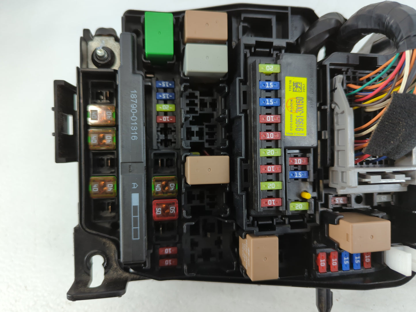 2017-2018 Kia Forte Fusebox Fuse Box Panel Relay Module P/N:91221 B0040 Fits Fits 2017 2018 OEM Used Auto Parts - Oemusedautoparts1.com