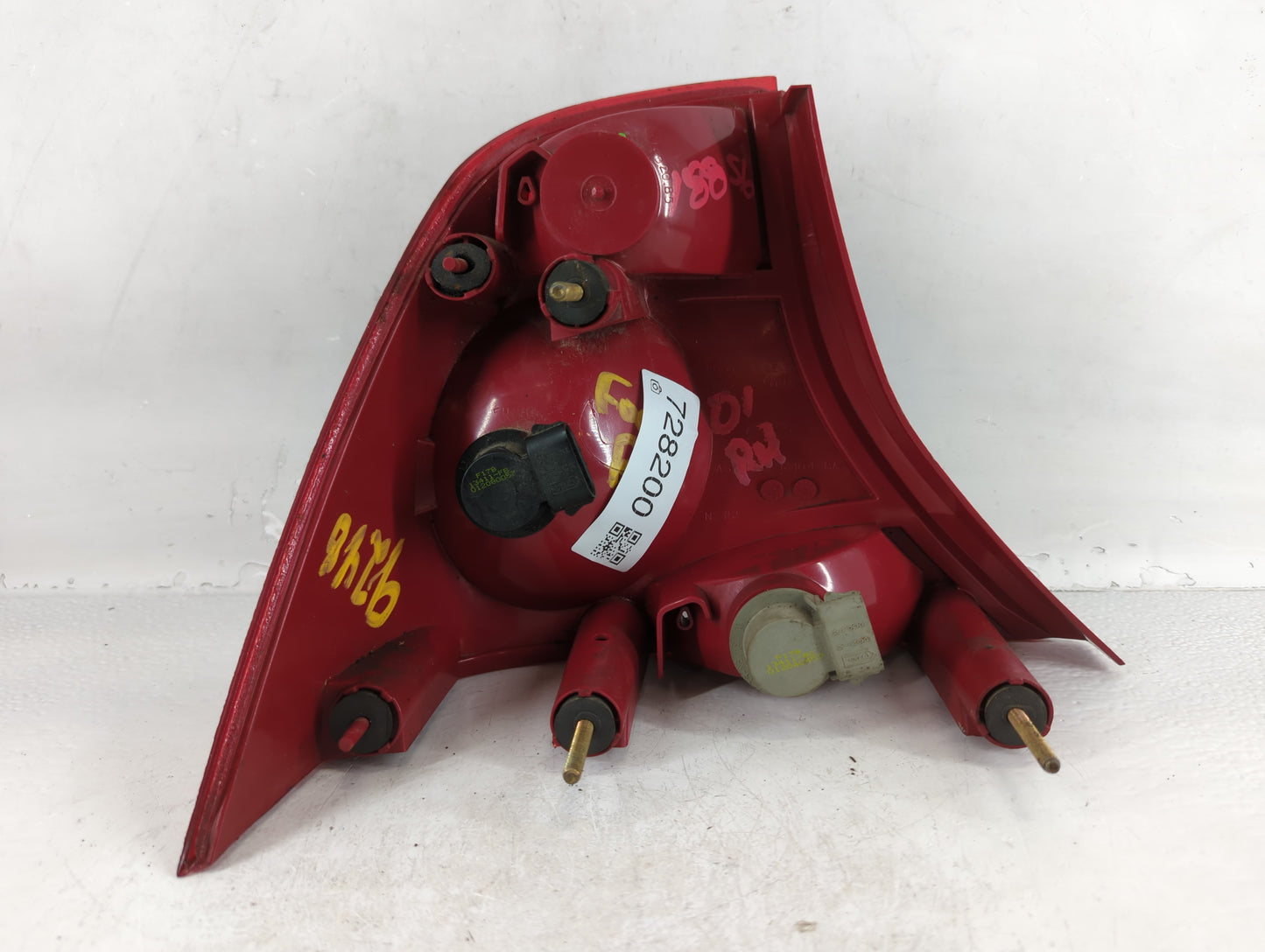 2001-2002 Ford Focus Tail Light Assembly Passenger Right OEM P/N:YS4X-13440-CA Fits Fits 2001 2002 OEM Used Auto Parts - Oemusedautoparts1.com