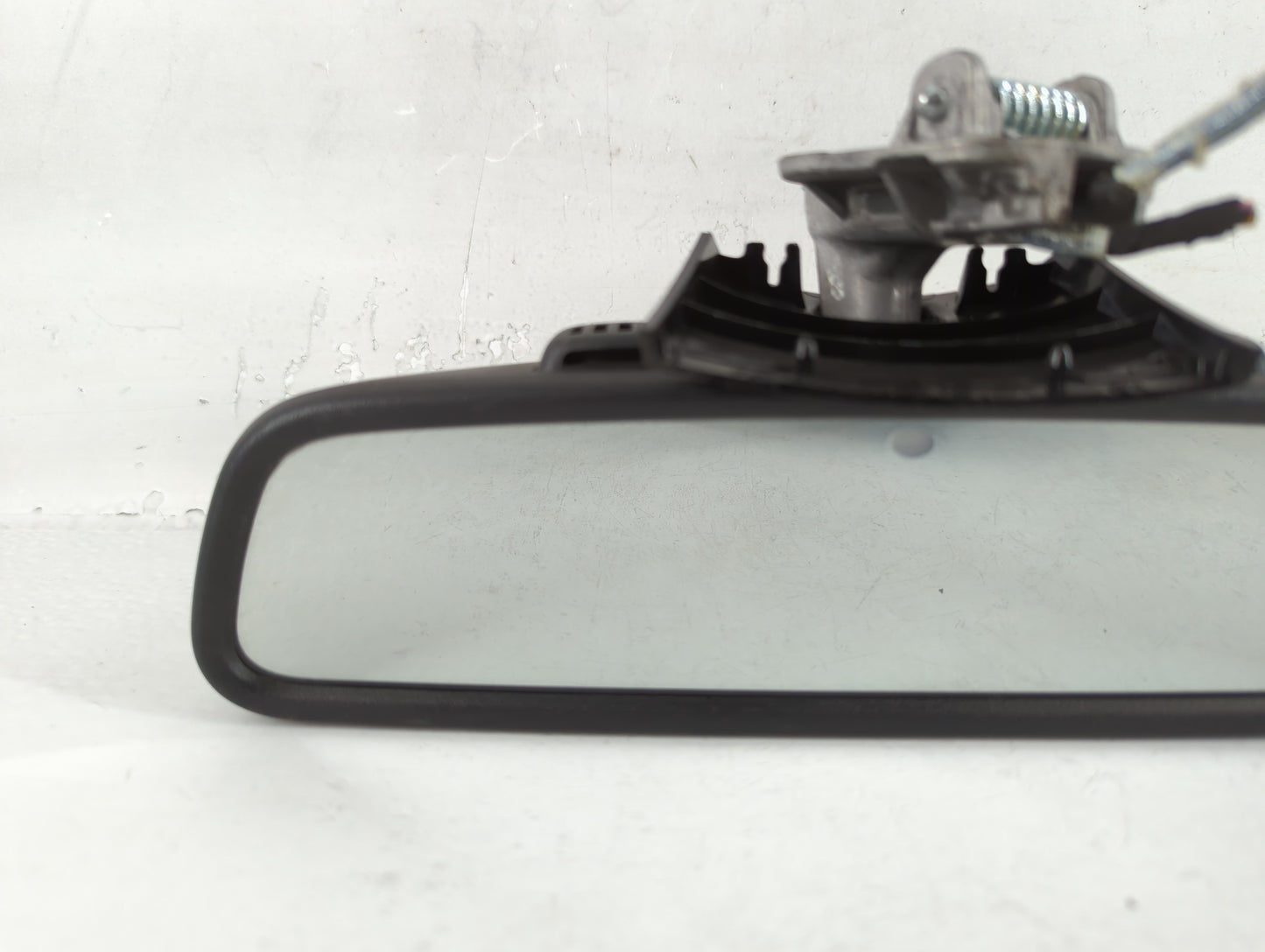2011 Mercedes-Benz E350 Interior Rear View Mirror Replacement OEM P/N:IE11026530 Fits OEM Used Auto Parts - Oemusedautoparts1.com