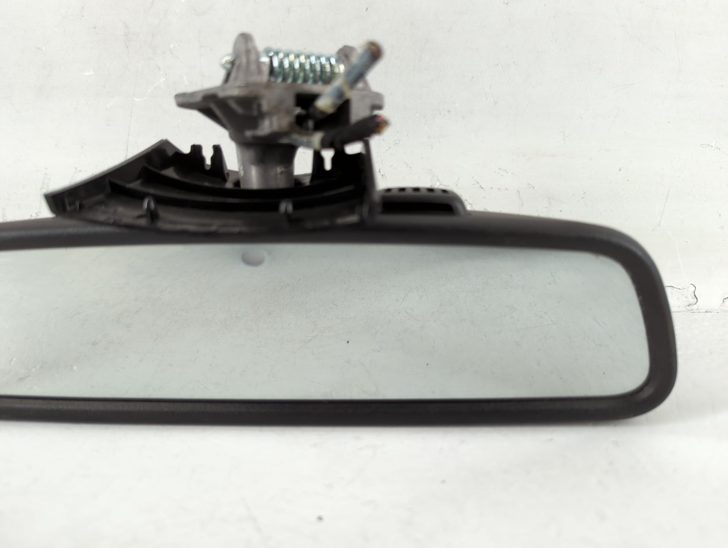 2011 Mercedes-Benz E350 Interior Rear View Mirror Replacement OEM P/N:IE11026530 Fits OEM Used Auto Parts - Oemusedautoparts1.com
