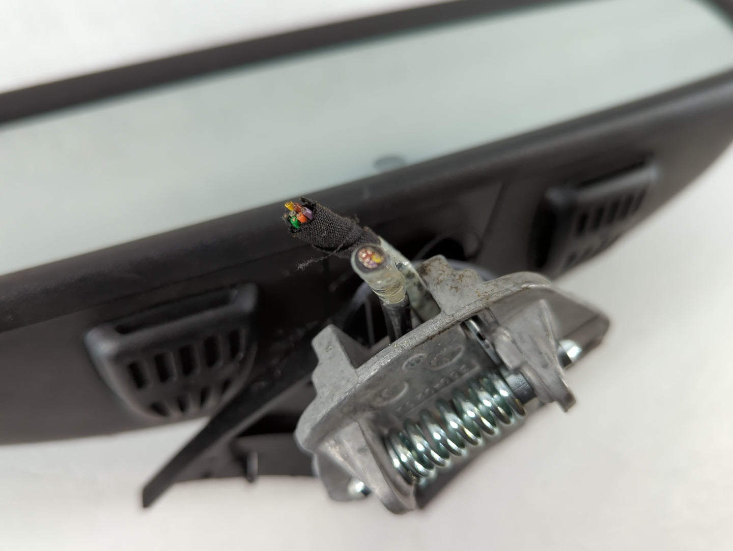 2011 Mercedes-Benz E350 Interior Rear View Mirror Replacement OEM P/N:IE11026530 Fits OEM Used Auto Parts - Oemusedautoparts1.com