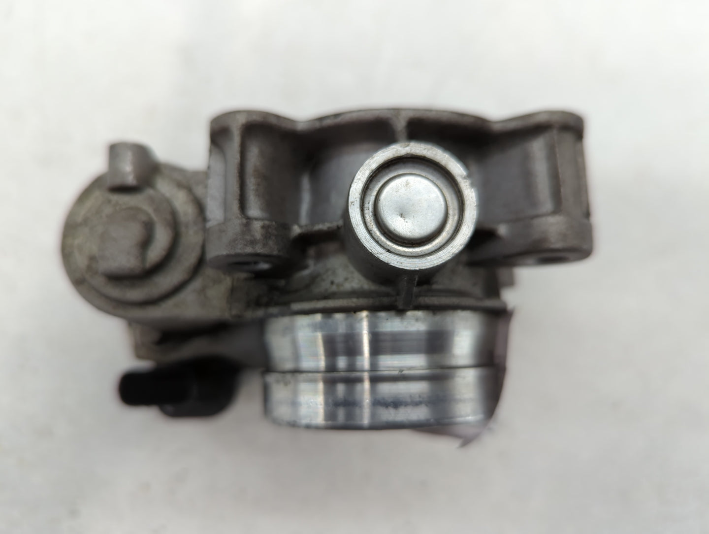 2017-2020 Toyota Sienna Throttle Body P/N:12671379AA Fits Fits 2016 2017 2018 2019 2020 2021 2022 OEM Used Auto Parts - Oemusedautoparts1.com