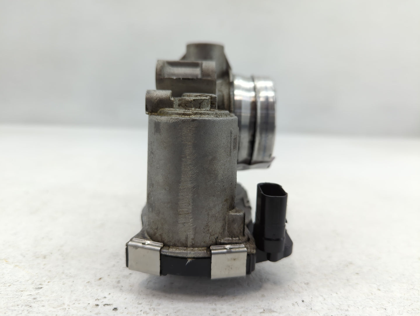 2017-2020 Toyota Sienna Throttle Body P/N:12671379AA Fits Fits 2016 2017 2018 2019 2020 2021 2022 OEM Used Auto Parts - Oemusedautoparts1.com
