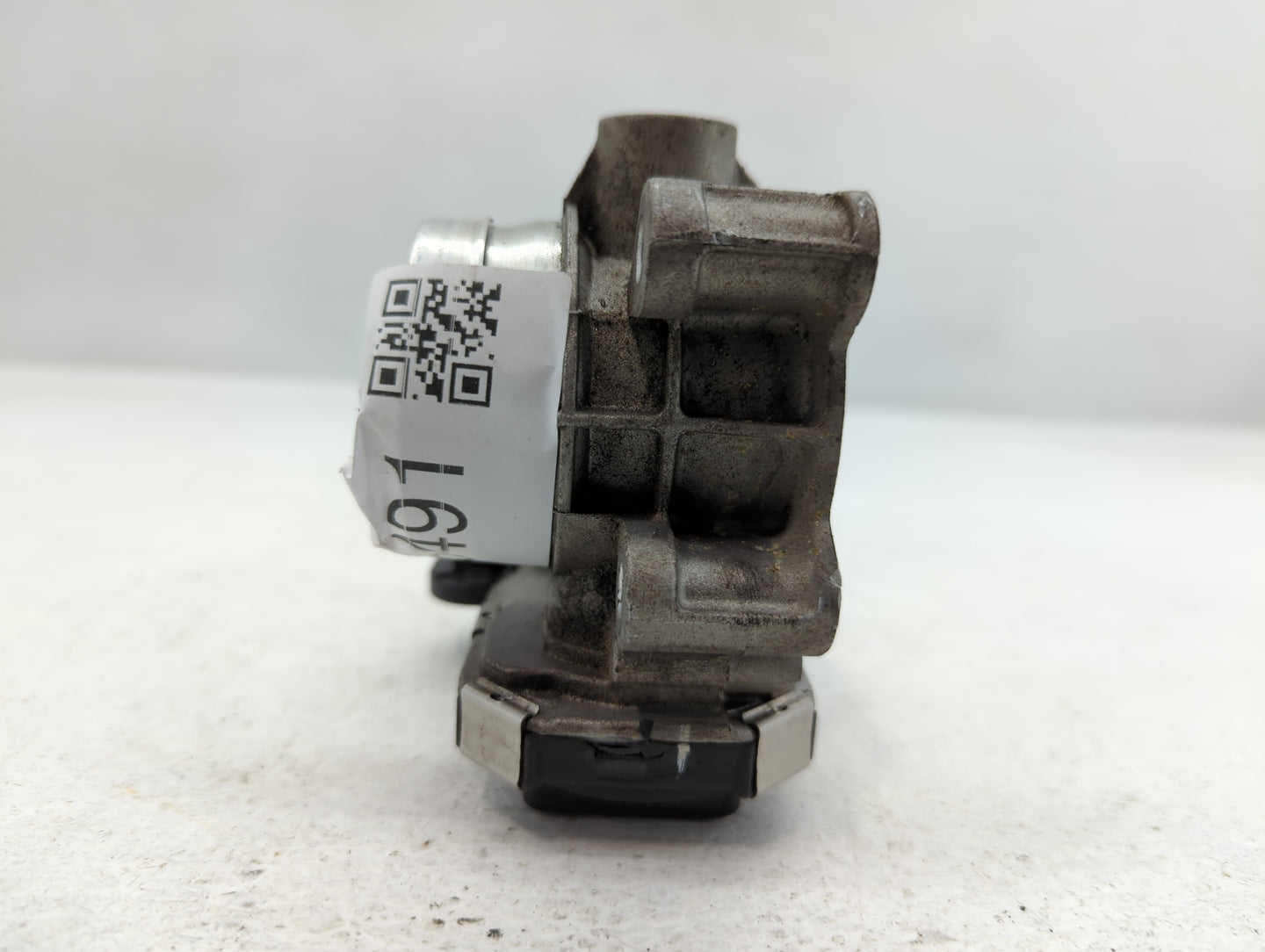 2017-2020 Toyota Sienna Throttle Body P/N:12671379AA Fits Fits 2016 2017 2018 2019 2020 2021 2022 OEM Used Auto Parts - Oemusedautoparts1.com