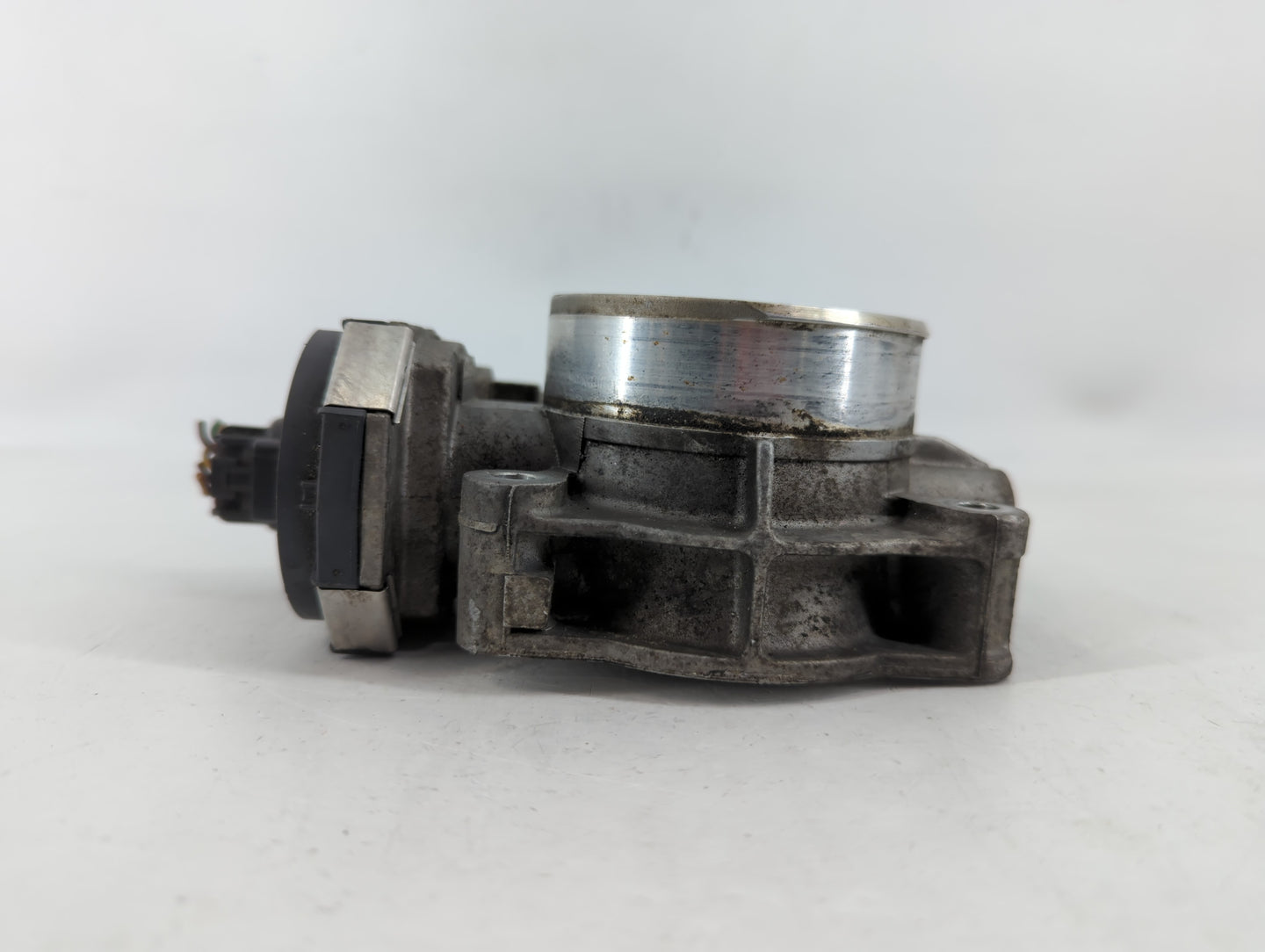 2007-2011 Gmc Acadia Throttle Body P/N:6715C 995AA Fits Fits 2007 2008 2009 2010 2011 OEM Used Auto Parts - Oemusedautoparts1.com
